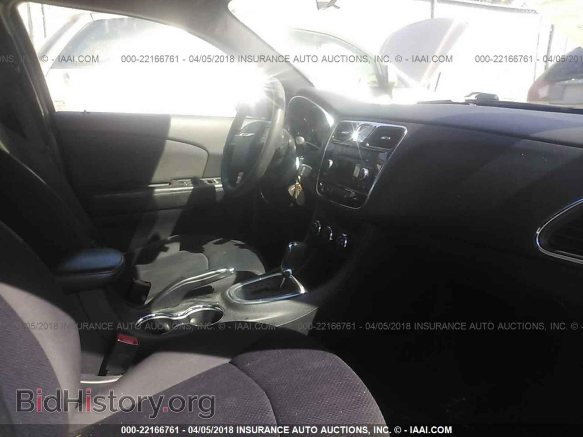 2012 Chrysler 200 - VIN: 1C3CCBAG2CN268264 - Photo 5