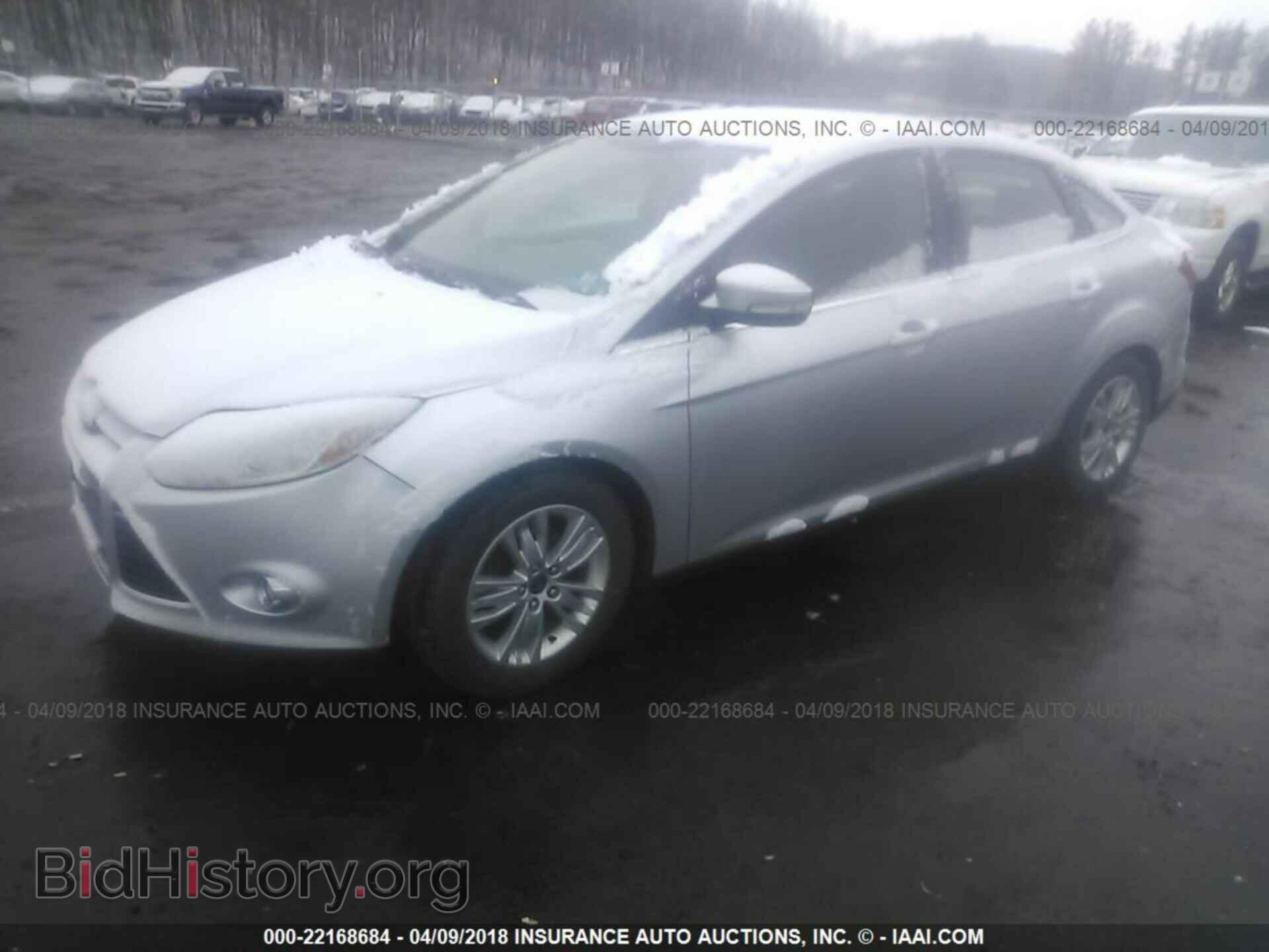 2012 Ford Focus - VIN: 1FAHP3H25CL416592 - Photo 2
