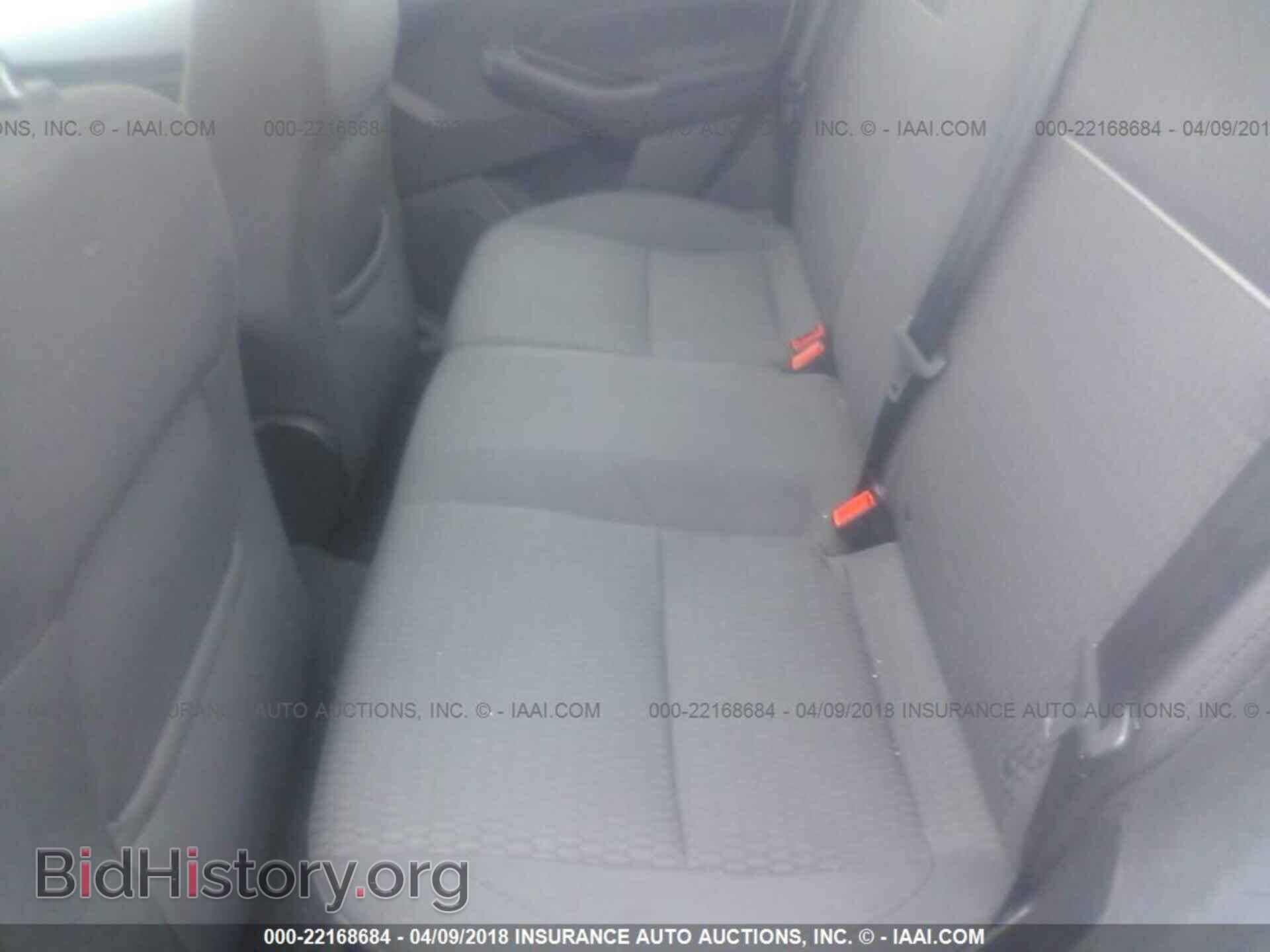 2012 Ford Focus - VIN: 1FAHP3H25CL416592 - Photo 8