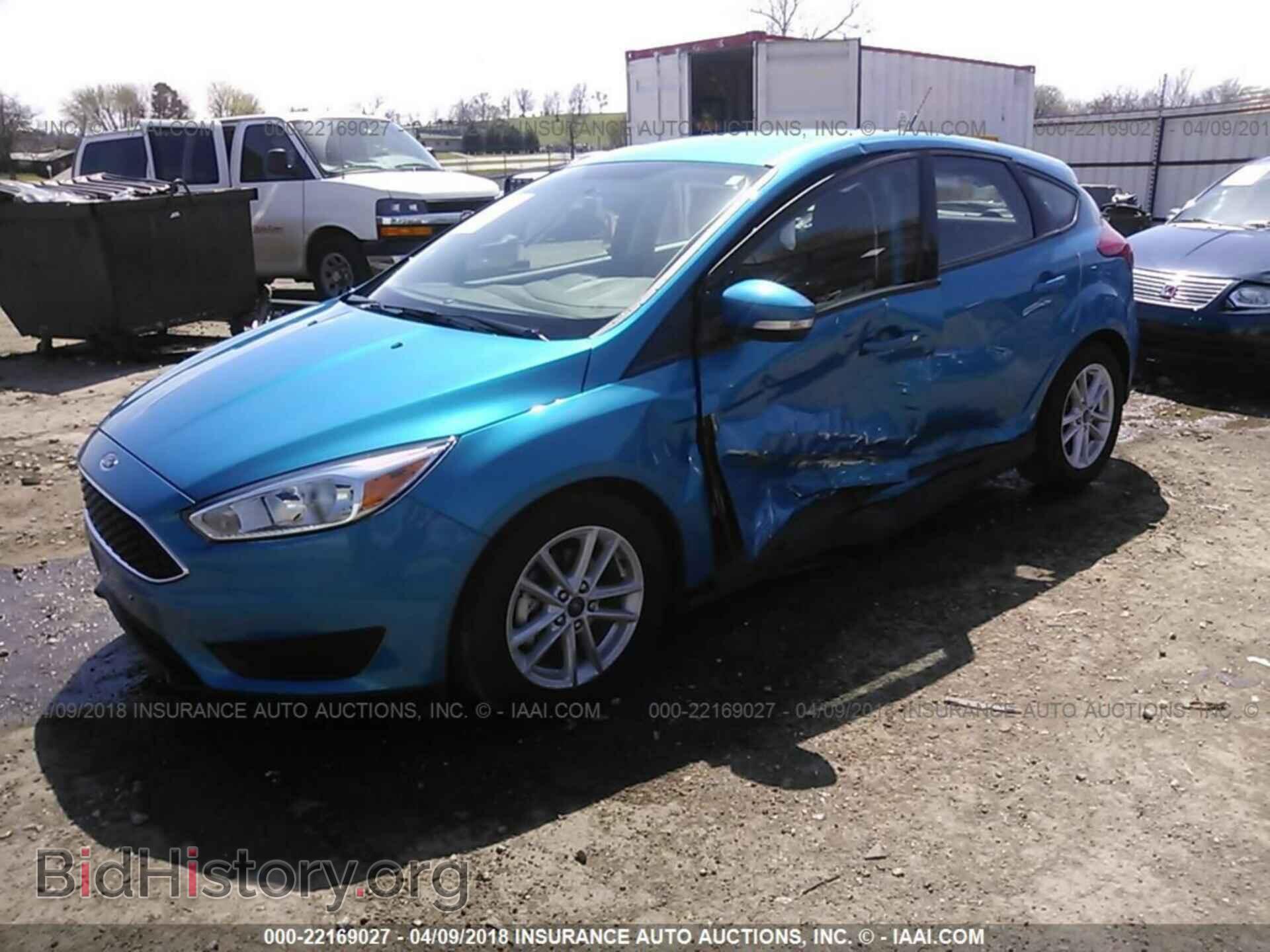 2017 Ford Focus - VIN: 1FADP3K20HL244826 - Photo 2