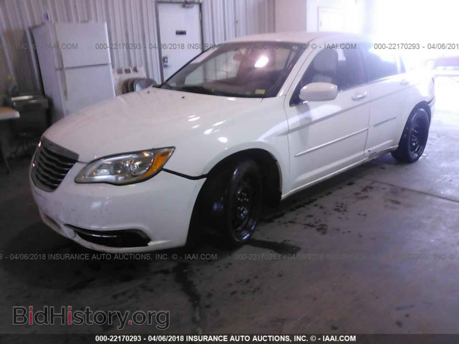 2012 Chrysler 200 - VIN: 1C3CCBAB7CN217363 - Фото 2