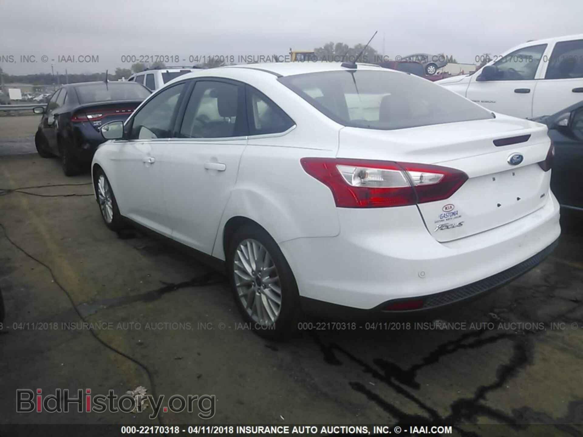 2012 Ford Focus - VIN: 1FAHP3H21CL348520 - Photo 3