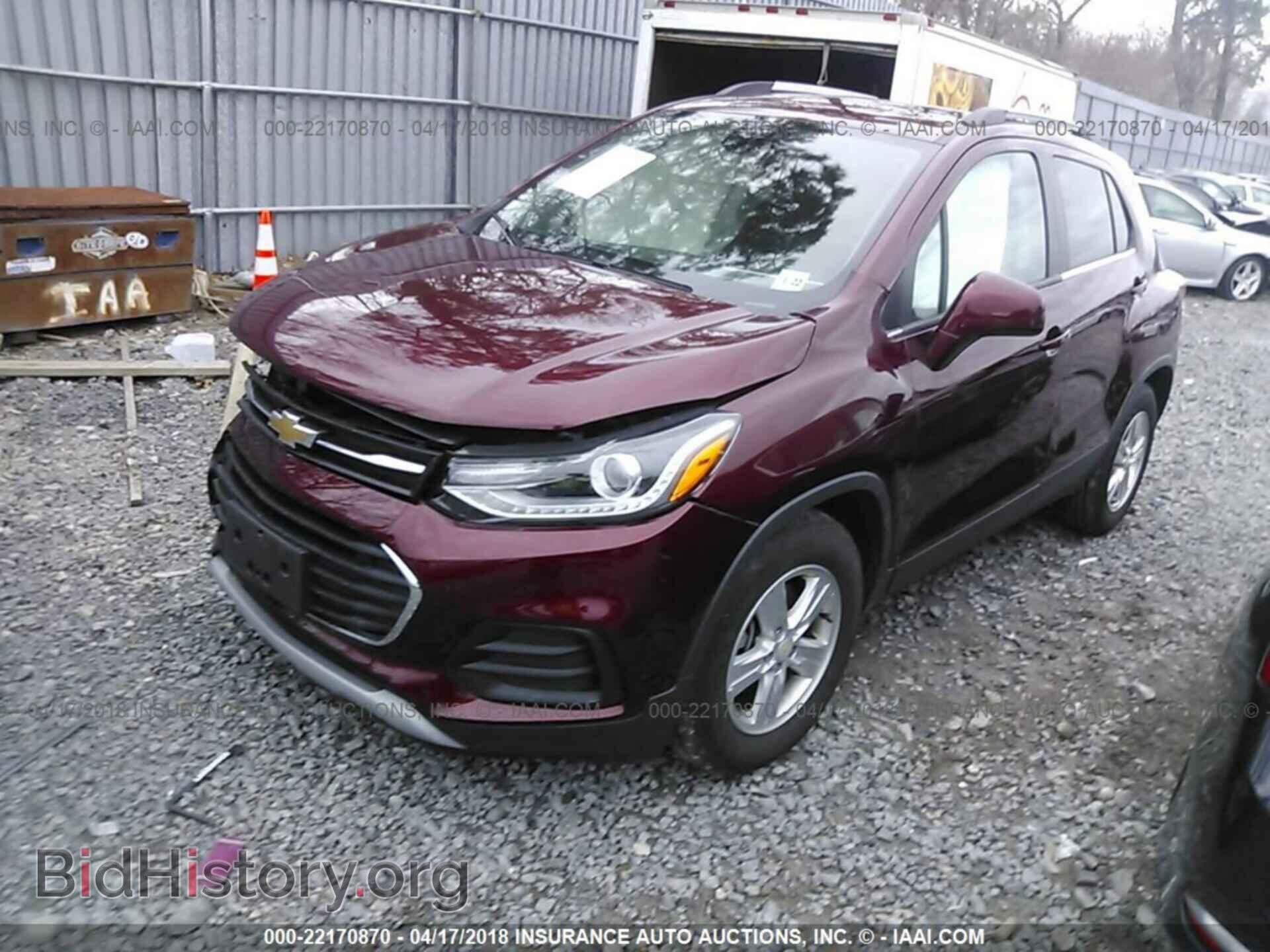2017 Chevrolet Trax - VIN: 3GNCJLSB3HL194975 - Photo 2