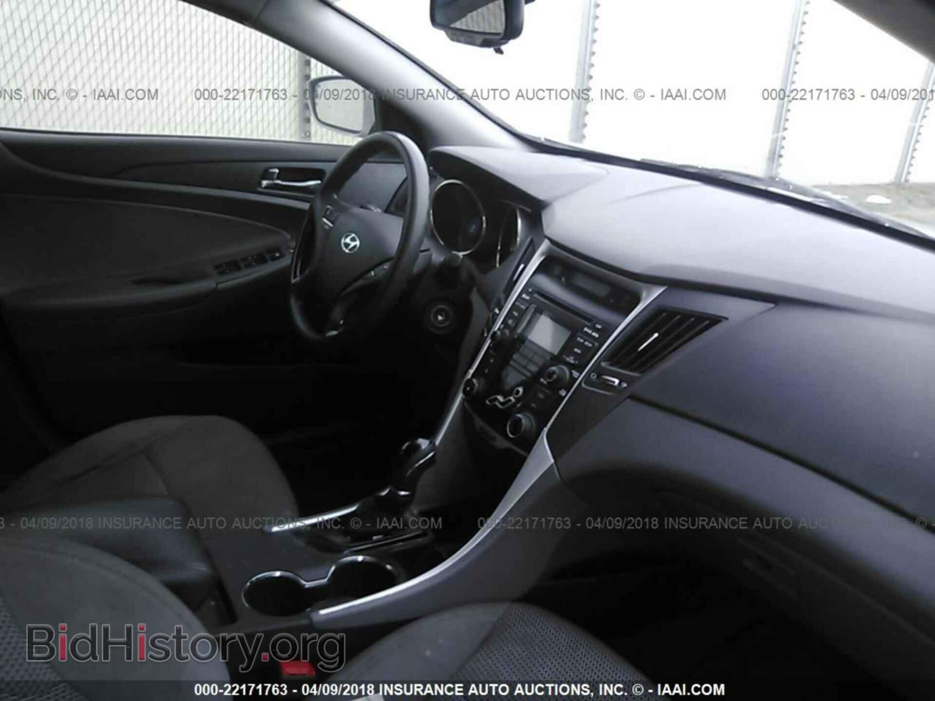 2012 Hyundai Sonata - VIN: 5NPEB4AC3CH313678 - Photo 5
