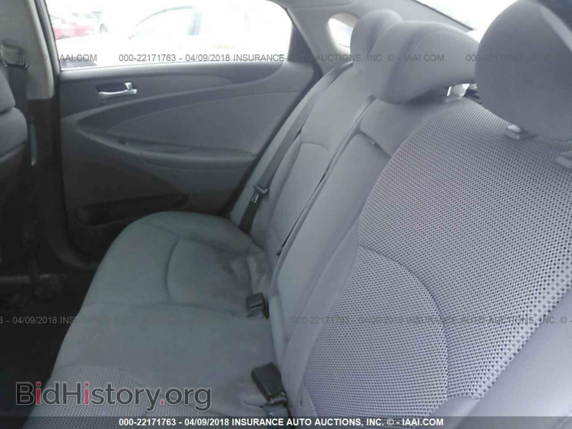 2012 Hyundai Sonata - VIN: 5NPEB4AC3CH313678 - Photo 8