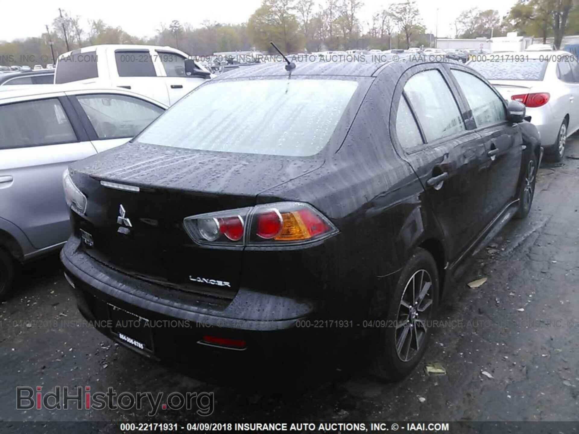 2017 Mitsubishi Lancer - VIN: JA32U2FUXHU008600 - Фото 4