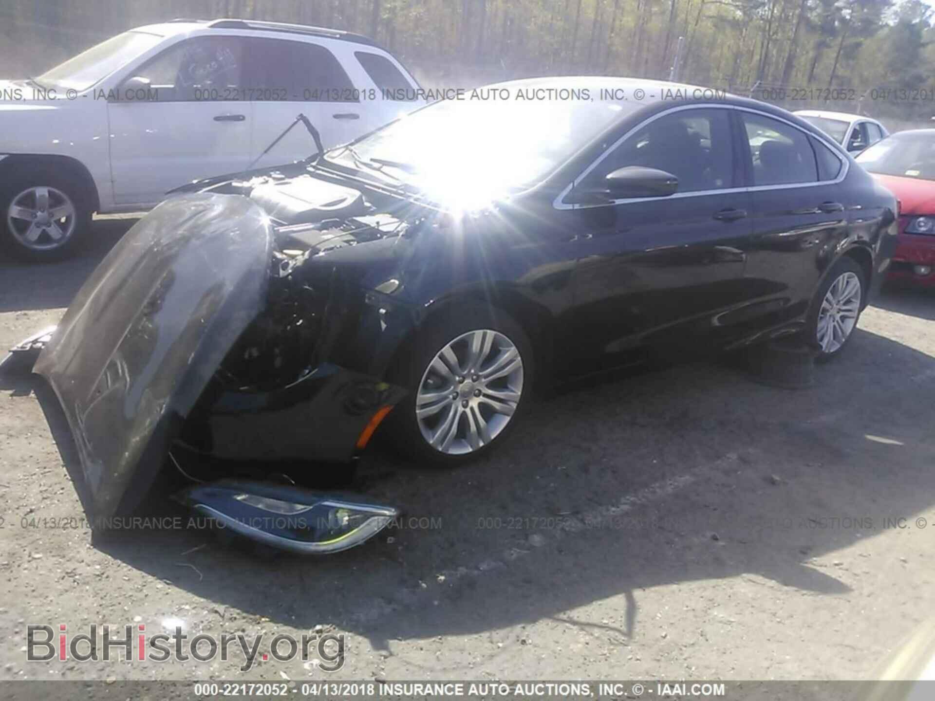 2015 Chrysler 200 - VIN: 1C3CCCAB3FN546832 - Photo 2