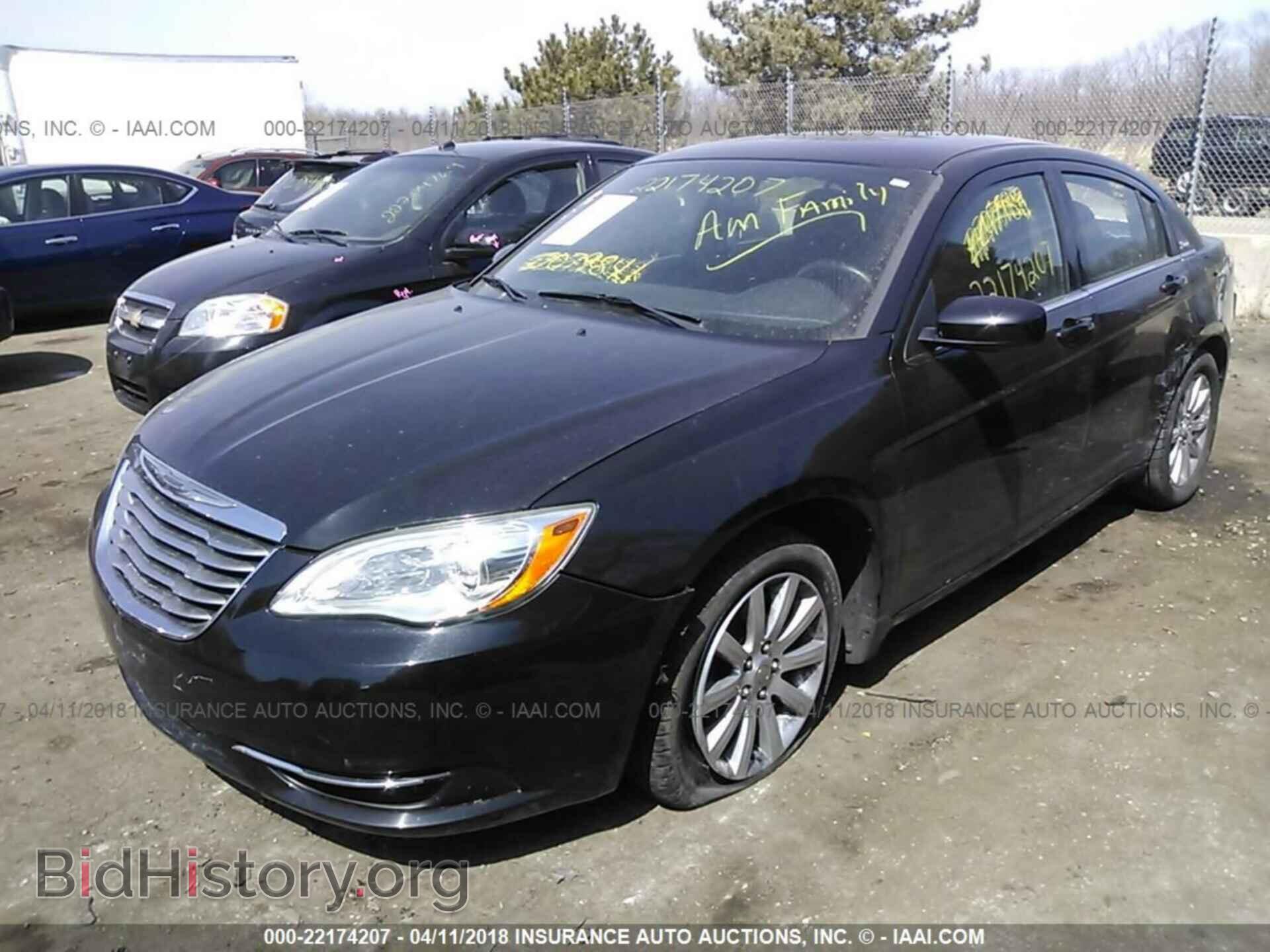 2011 Chrysler 200 - VIN: 1C3BC1FG2BN517420 - Фото 2