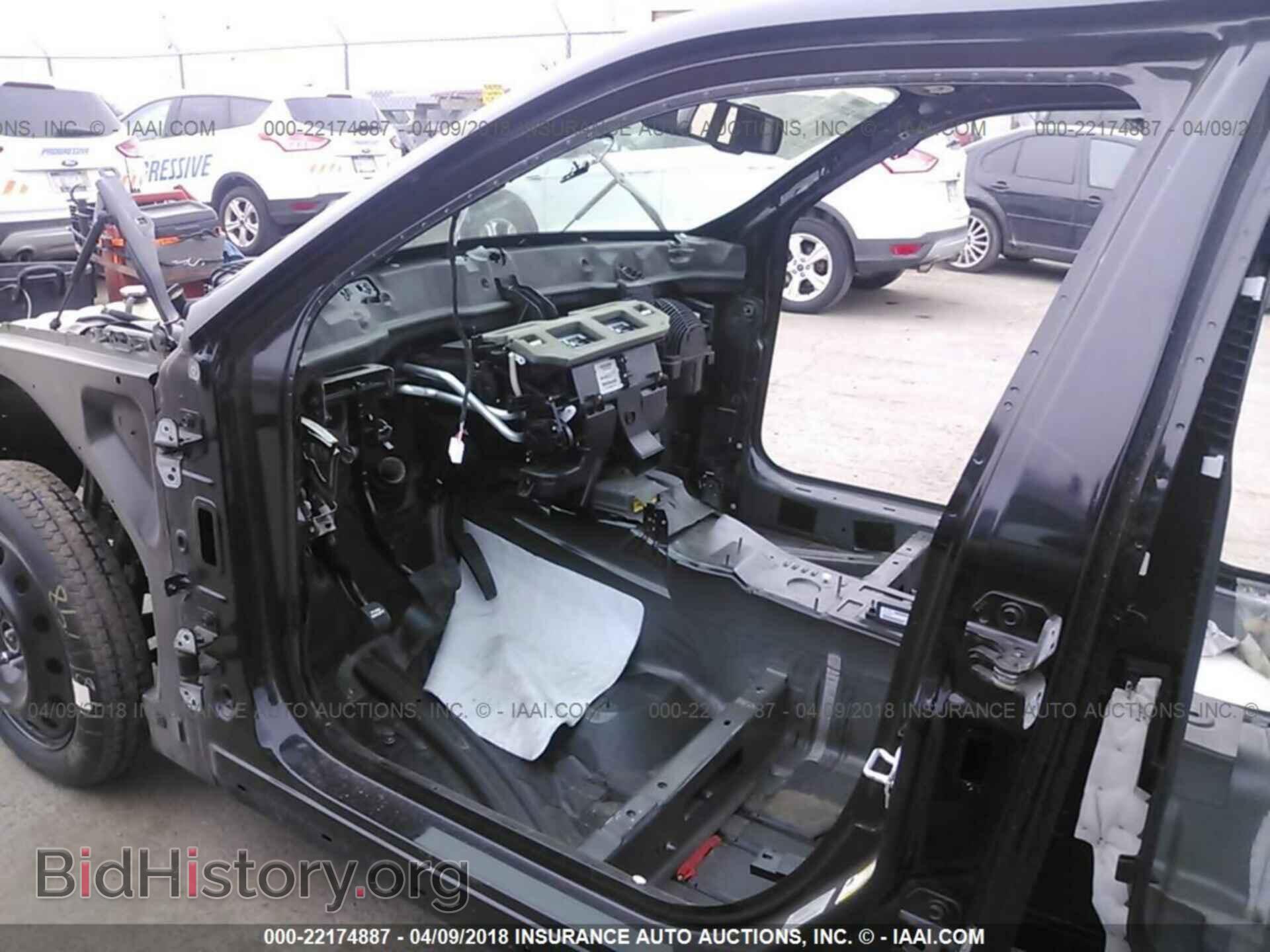 2016 Chrysler 300 - VIN: 2C3CCAGG2GH262013 - Фото 5