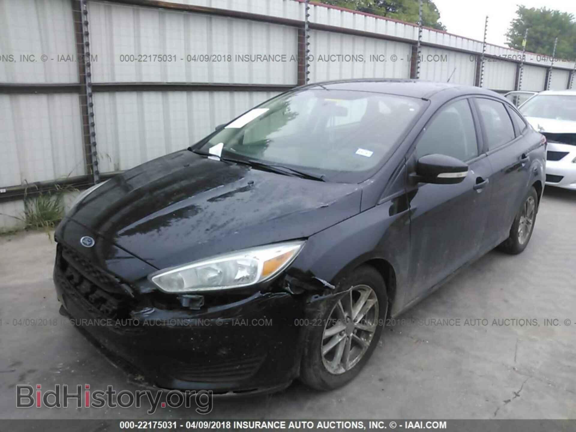 2015 Ford Focus - VIN: 1FADP3F25FL244943 - Photo 2