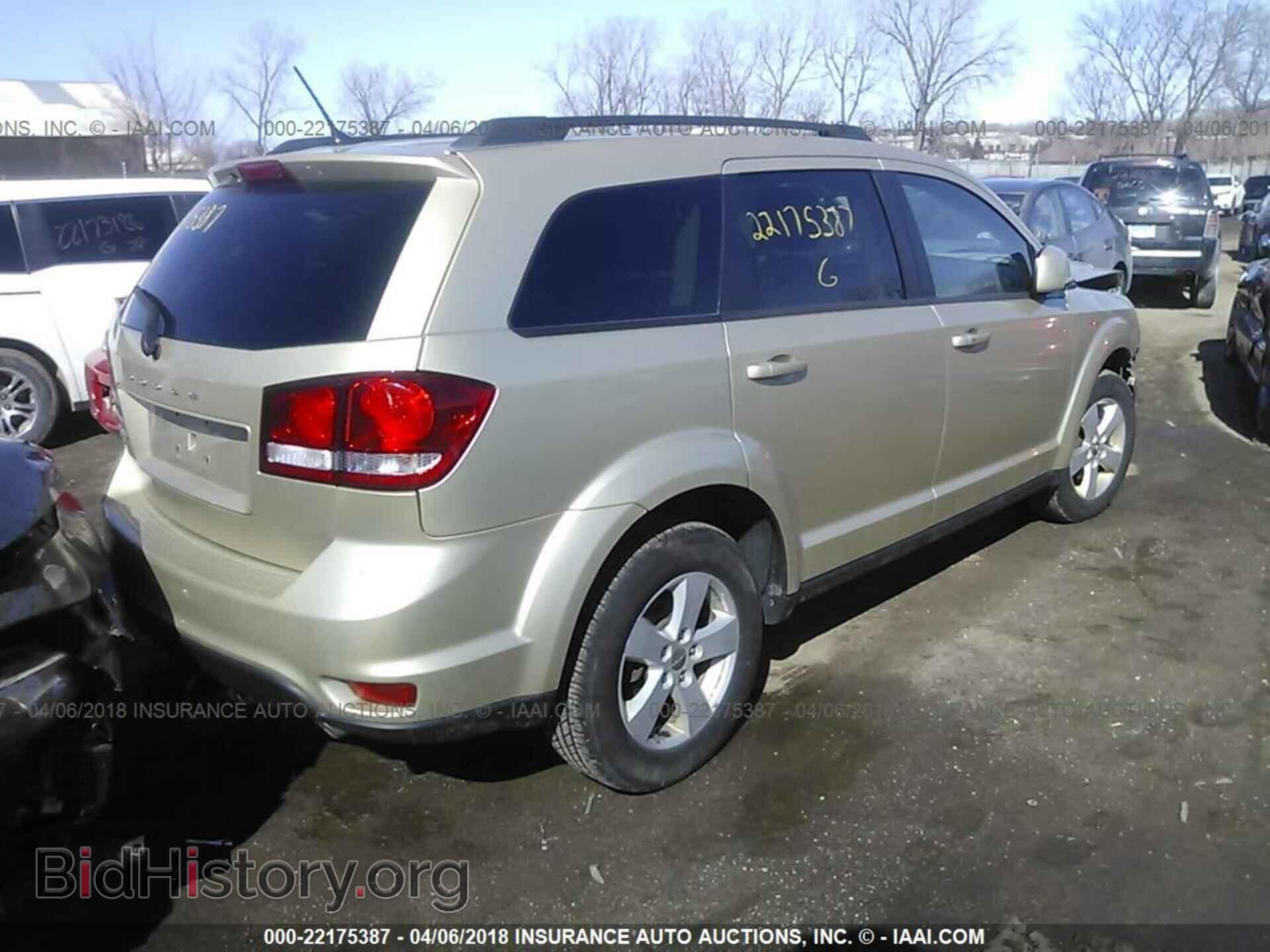 2011 Dodge Journey - VIN: 3D4PH1FG8BT567955 - Фото 4