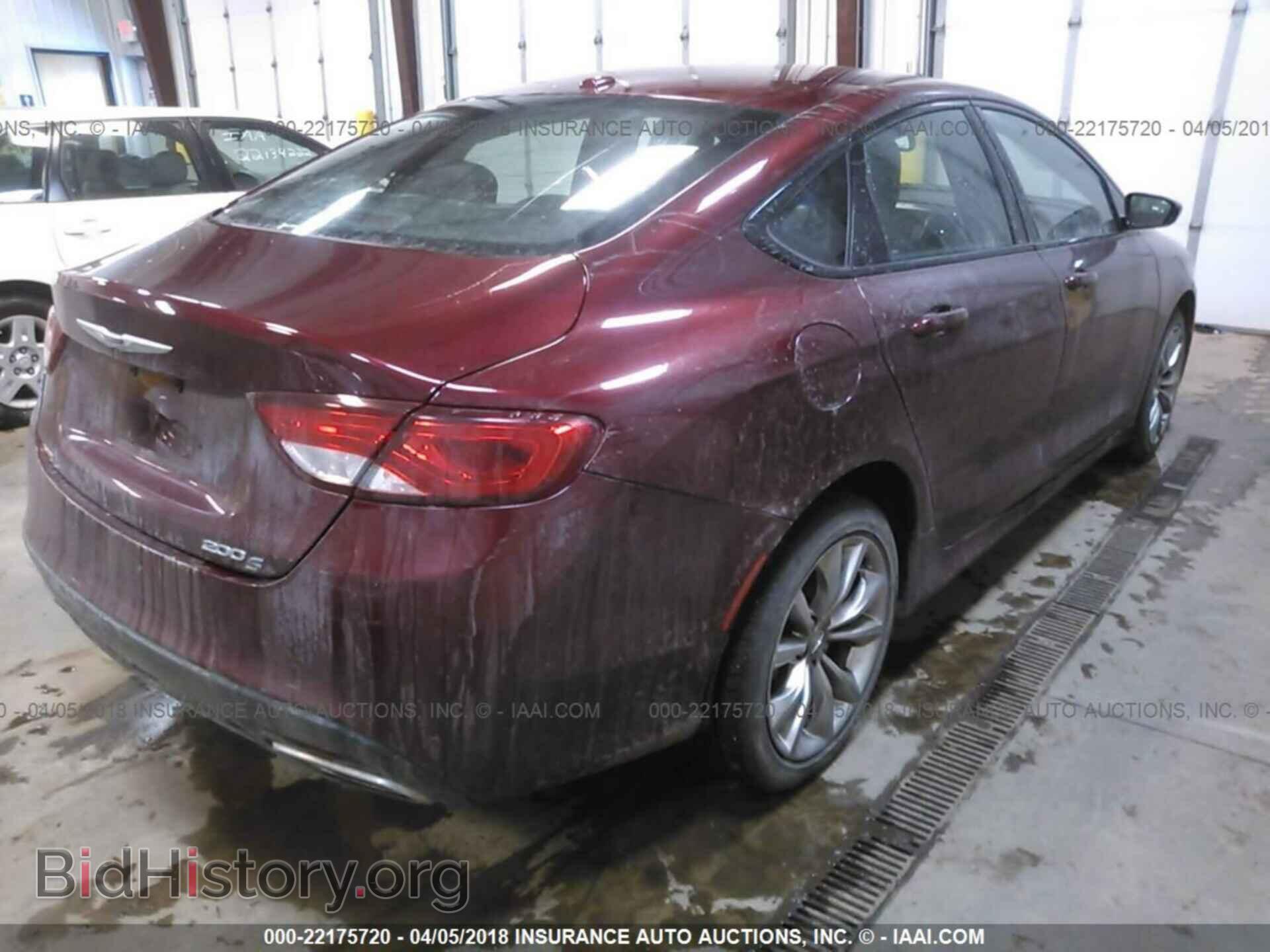 2015 Chrysler 200 - VIN: 1C3CCCBBXFN680624 - Photo 4