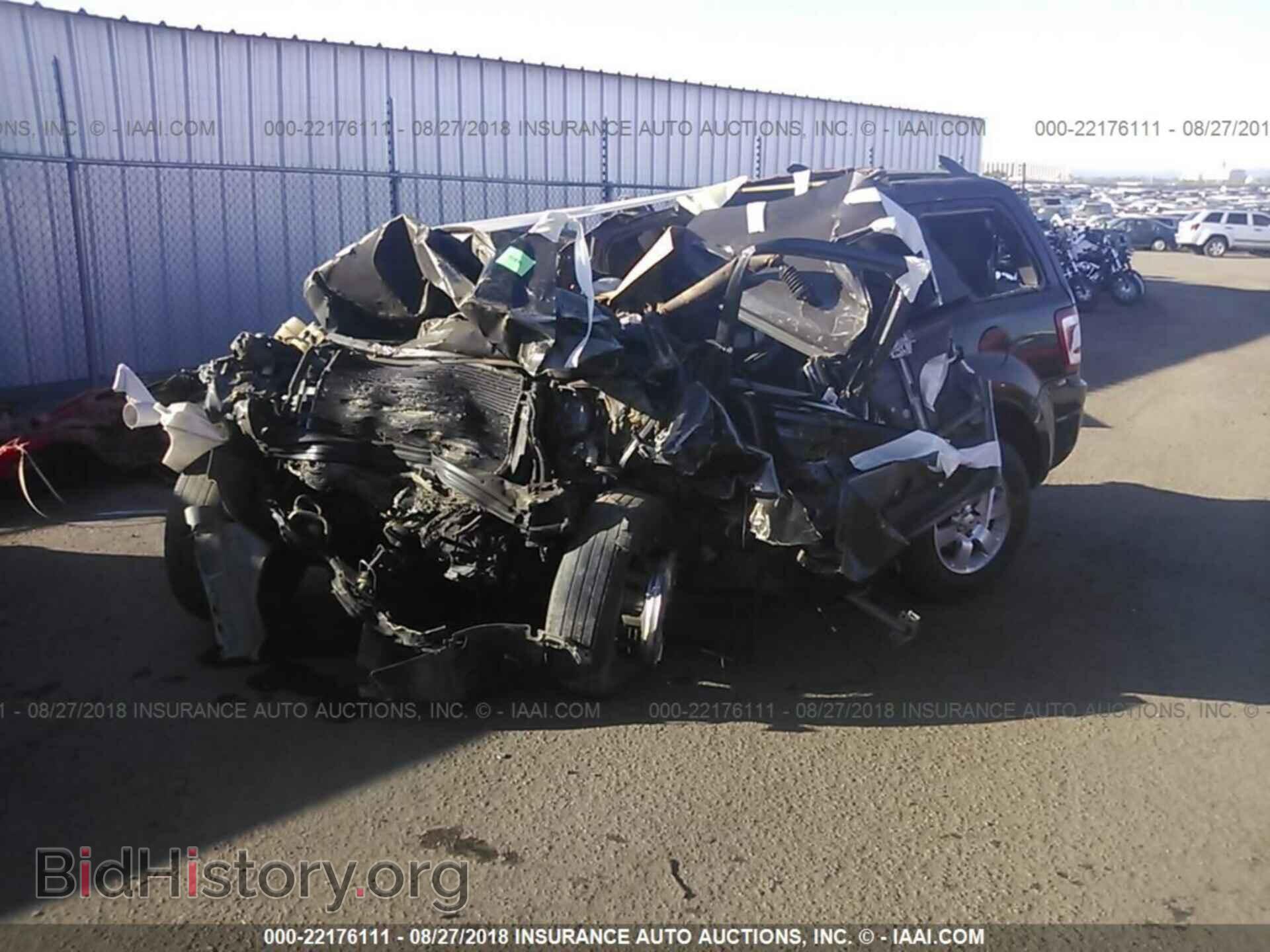 2011 Ford Escape - VIN: 1FMCU9EG5BKB01906 - Фото 2