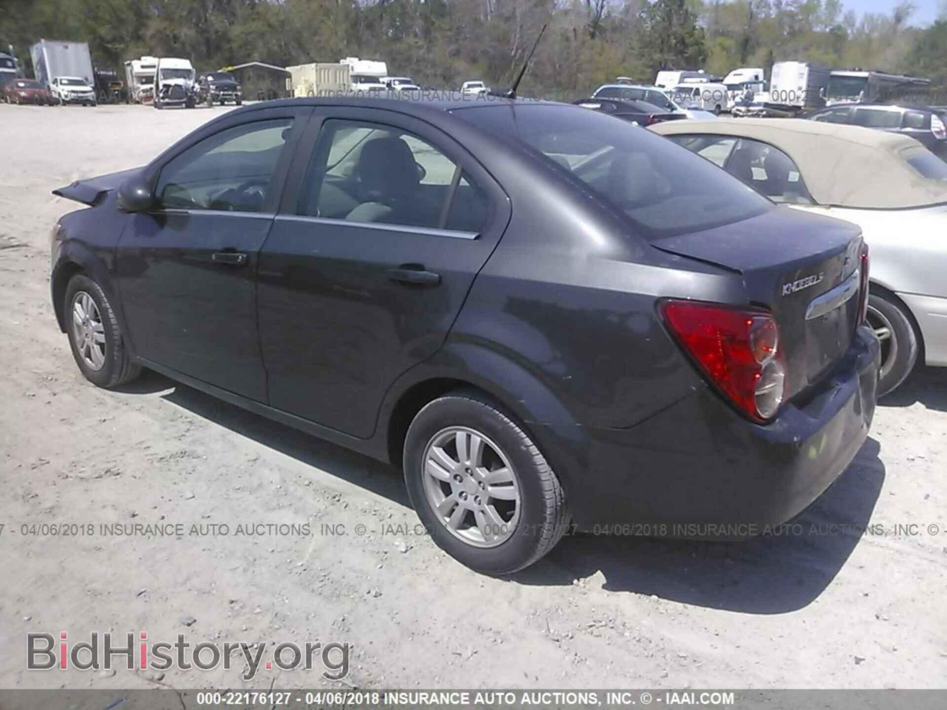 2014 Chevrolet Sonic - VIN: 1G1JC5SH4E4220925 - Фото 3