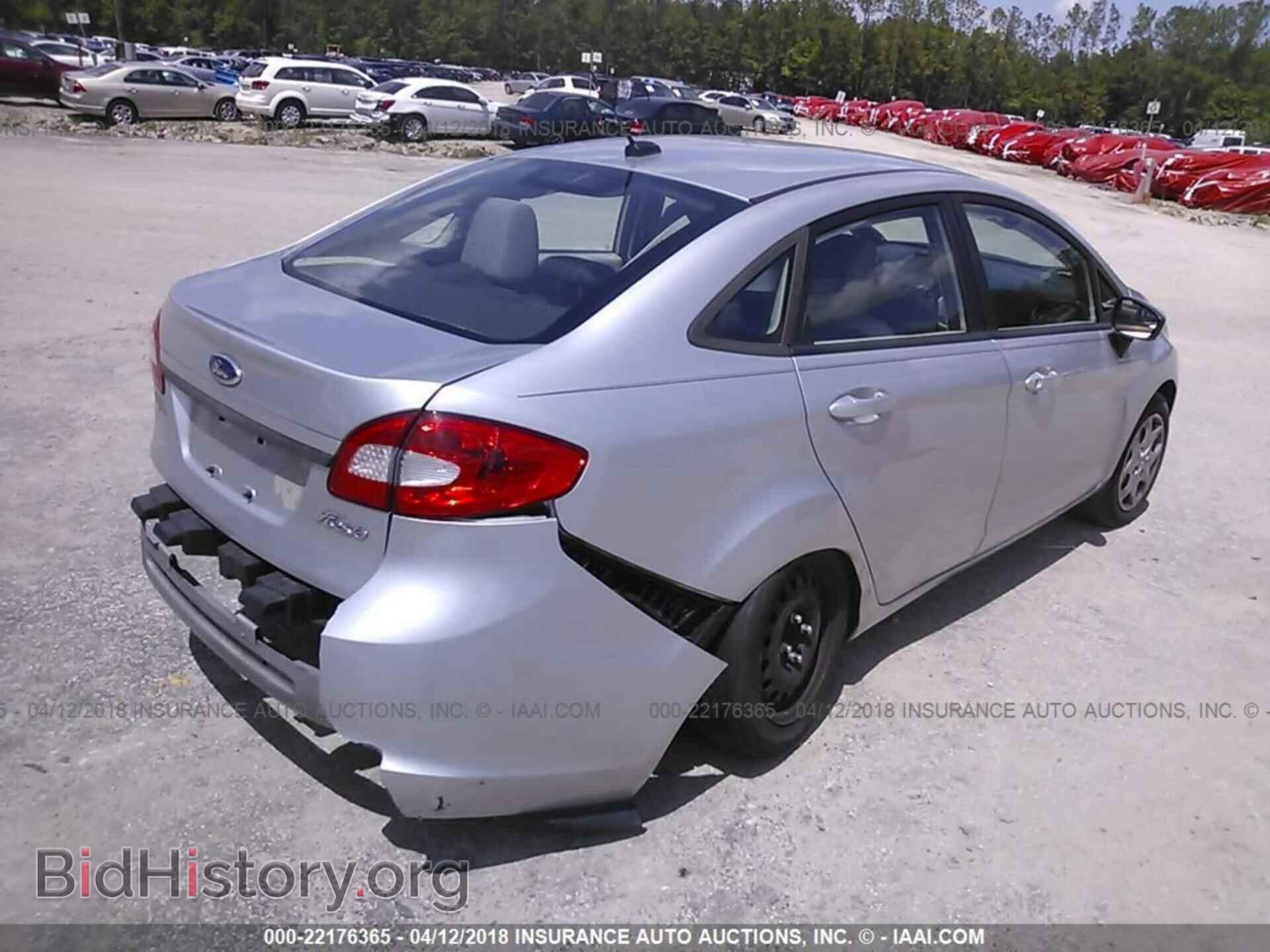 2011 Ford Fiesta - VIN: 3FADP4AJ2BM193379 - Фото 4