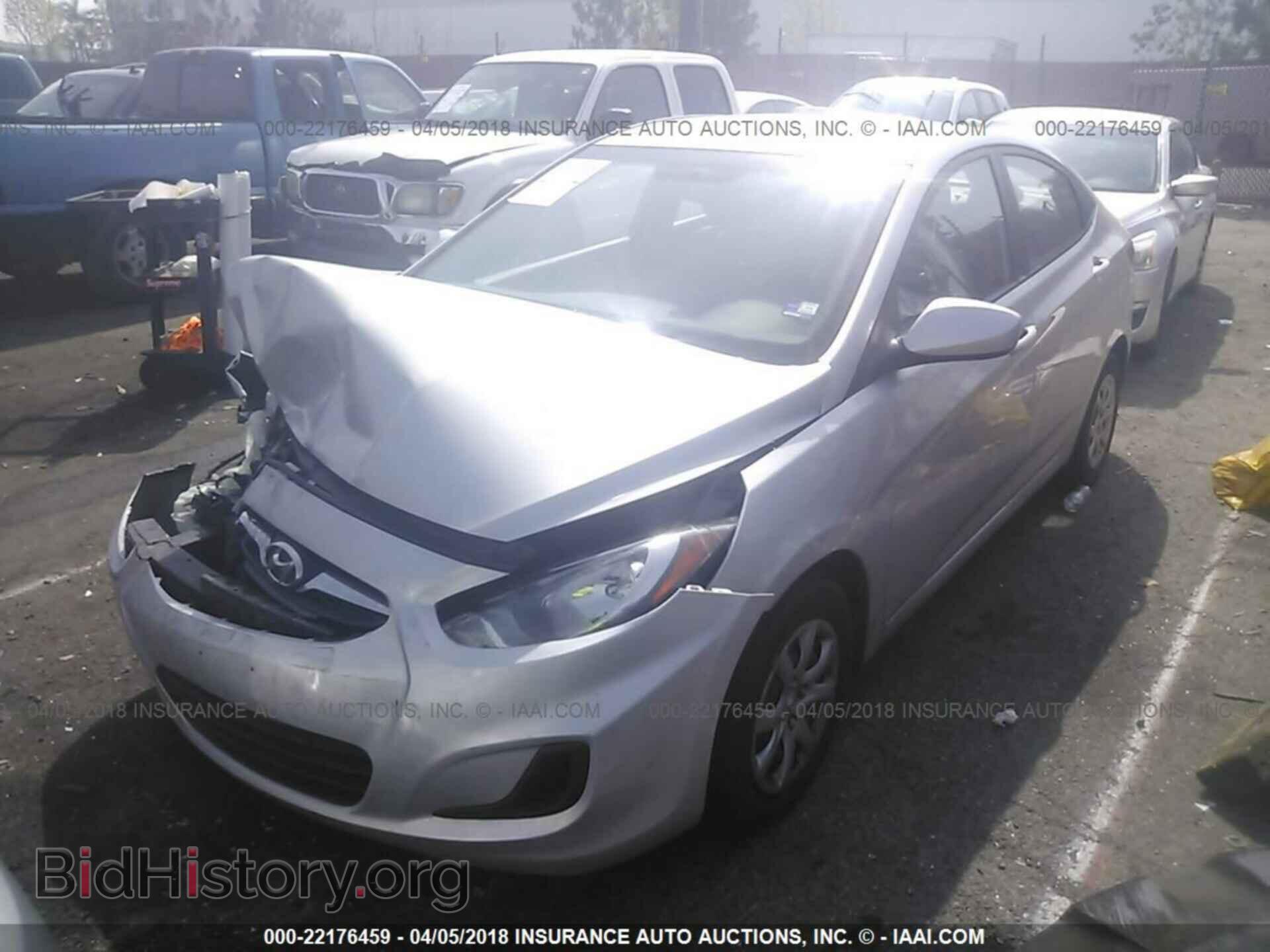 2013 Hyundai Accent - VIN: KMHCT4AE2DU448692 - Фото 2