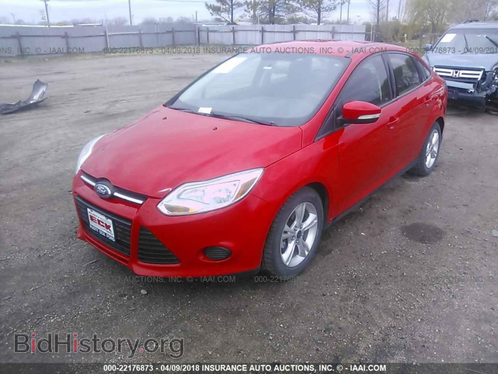 2014 Ford Focus - VIN: 1FADP3F22EL236927 - Photo 2