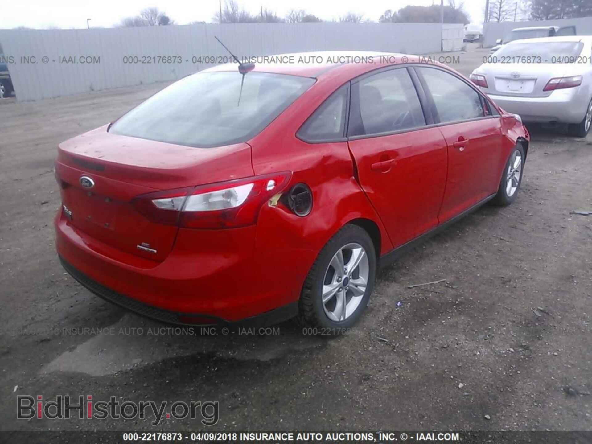 2014 Ford Focus - VIN: 1FADP3F22EL236927 - Photo 4