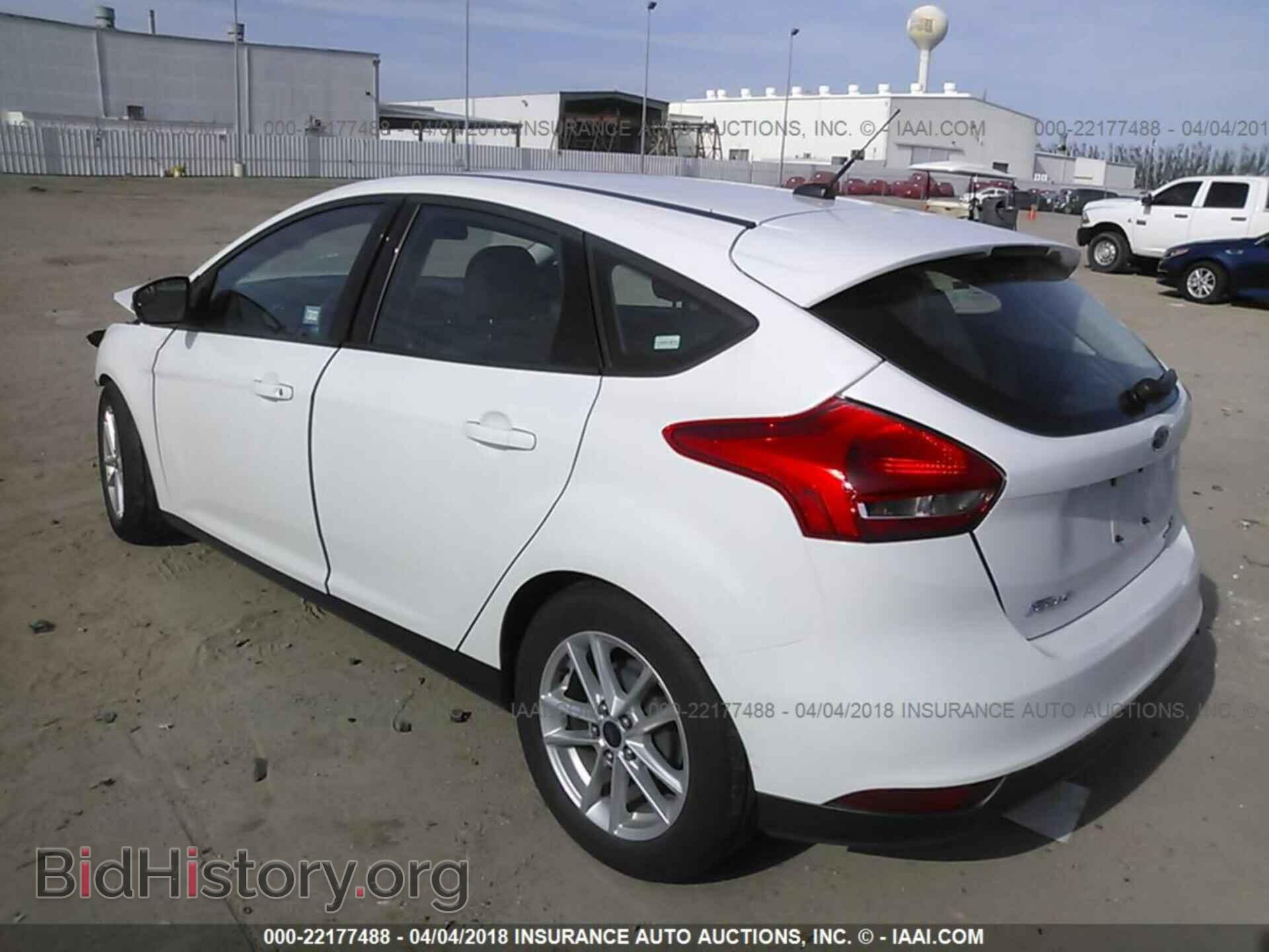 2016 Ford Focus - VIN: 1FADP3K24GL263734 - Фото 3