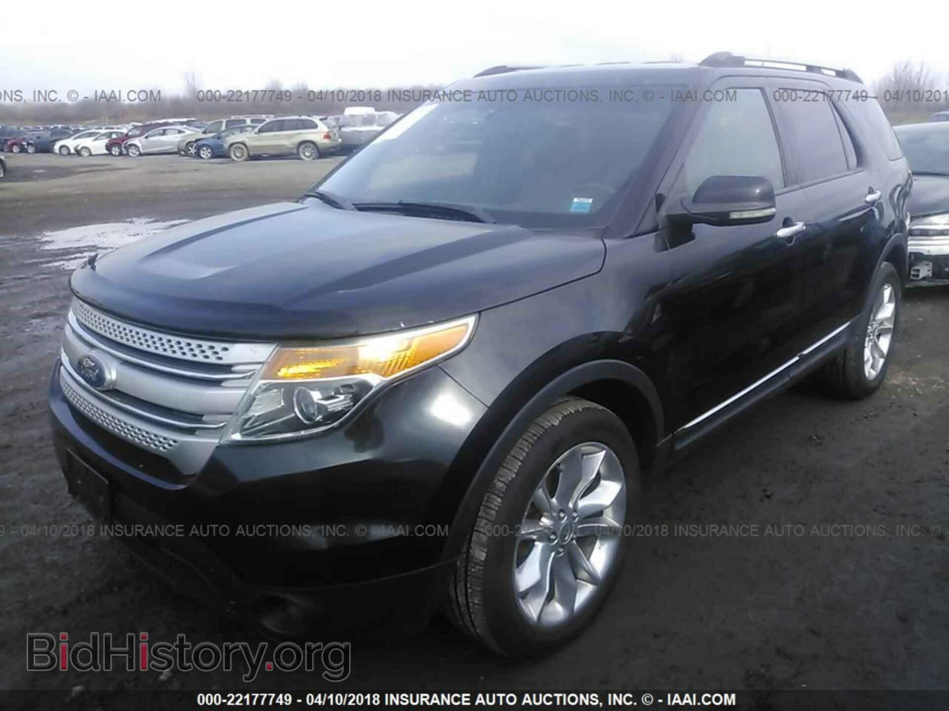 2011 Ford Explorer - VIN: 1FMHK8D84BGA17899 - Фото 2