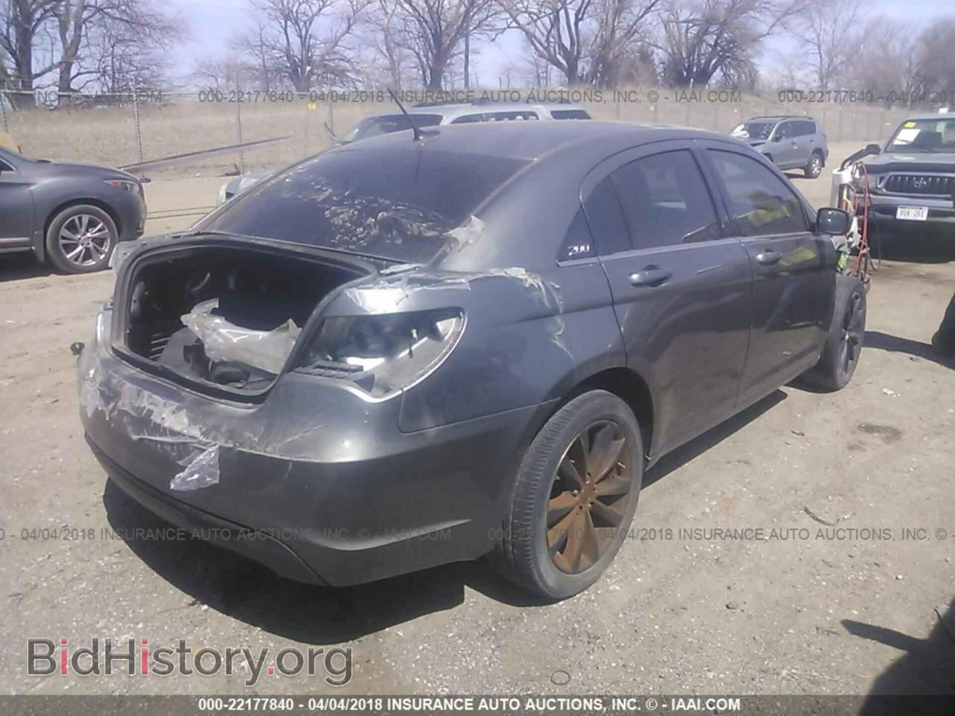 2013 Chrysler 200 - VIN: 1C3CCBBB8DN629193 - Фото 4