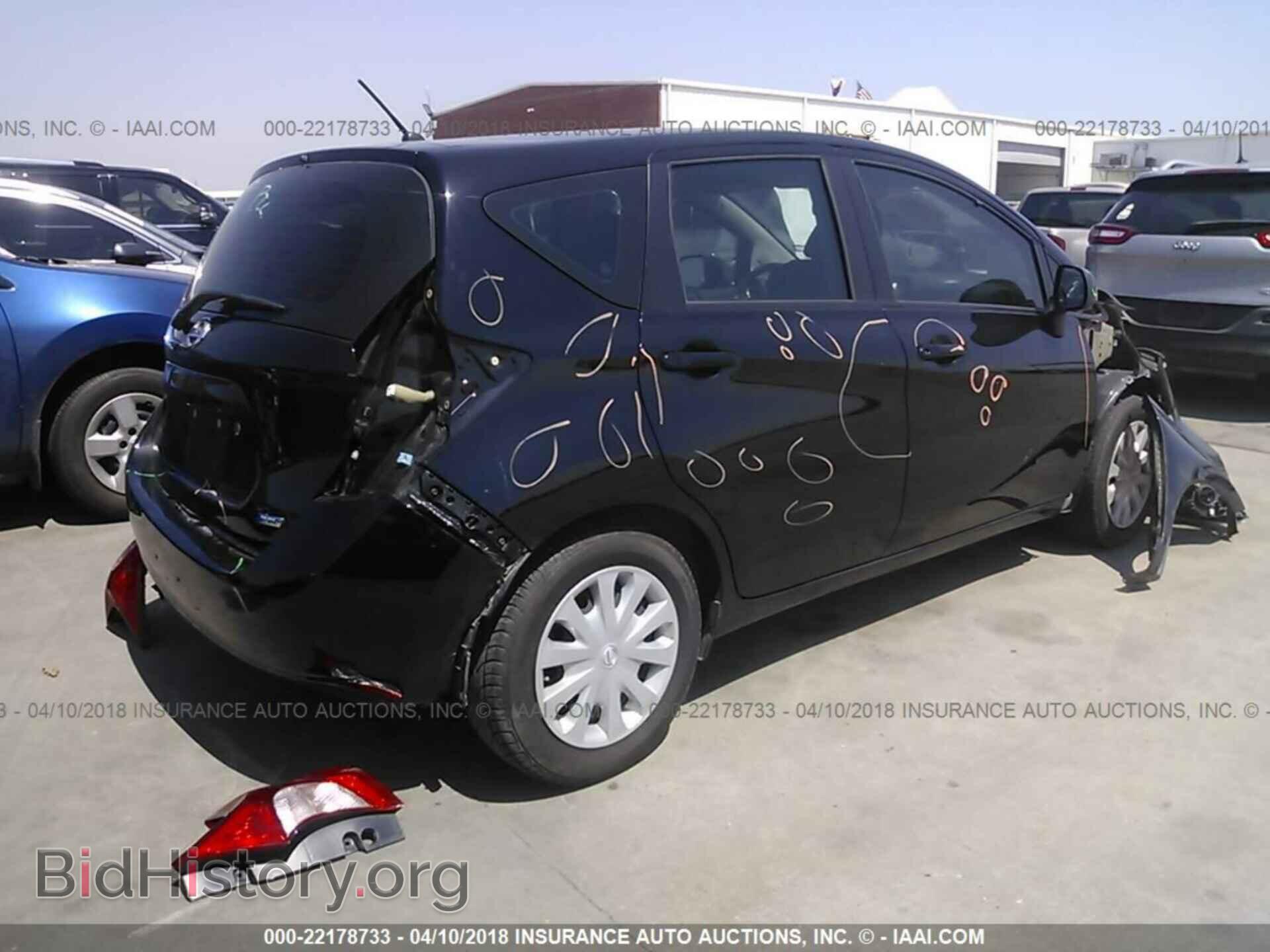 2014 Nissan Versa note - VIN: 3N1CE2CP7EL385265 - Photo 4