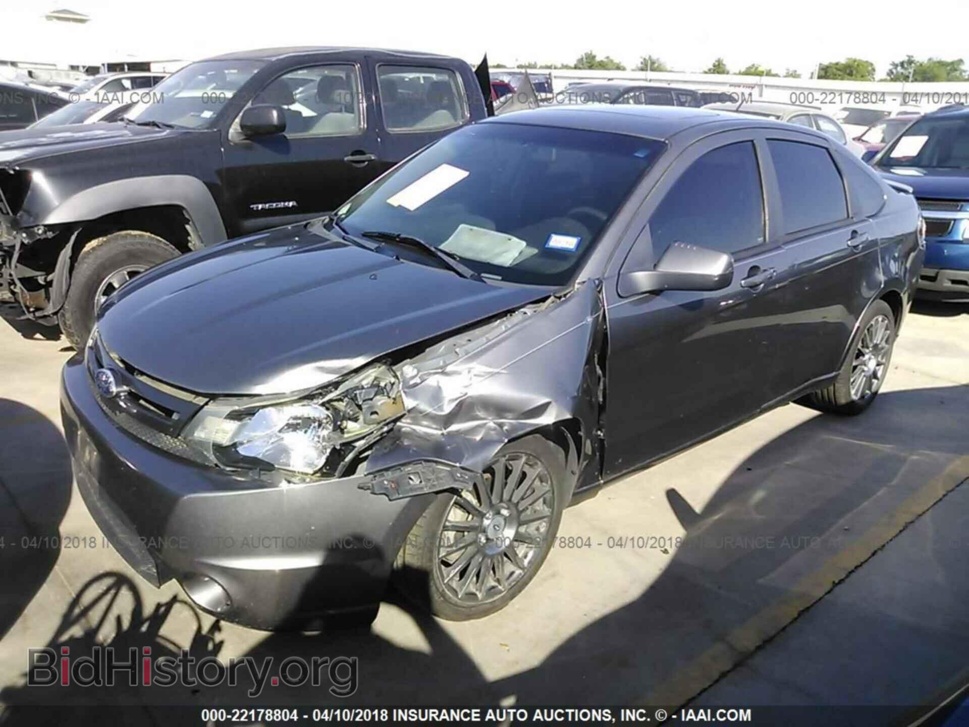 2011 Ford Focus - VIN: 1FAHP3GN3BW130815 - Фото 2