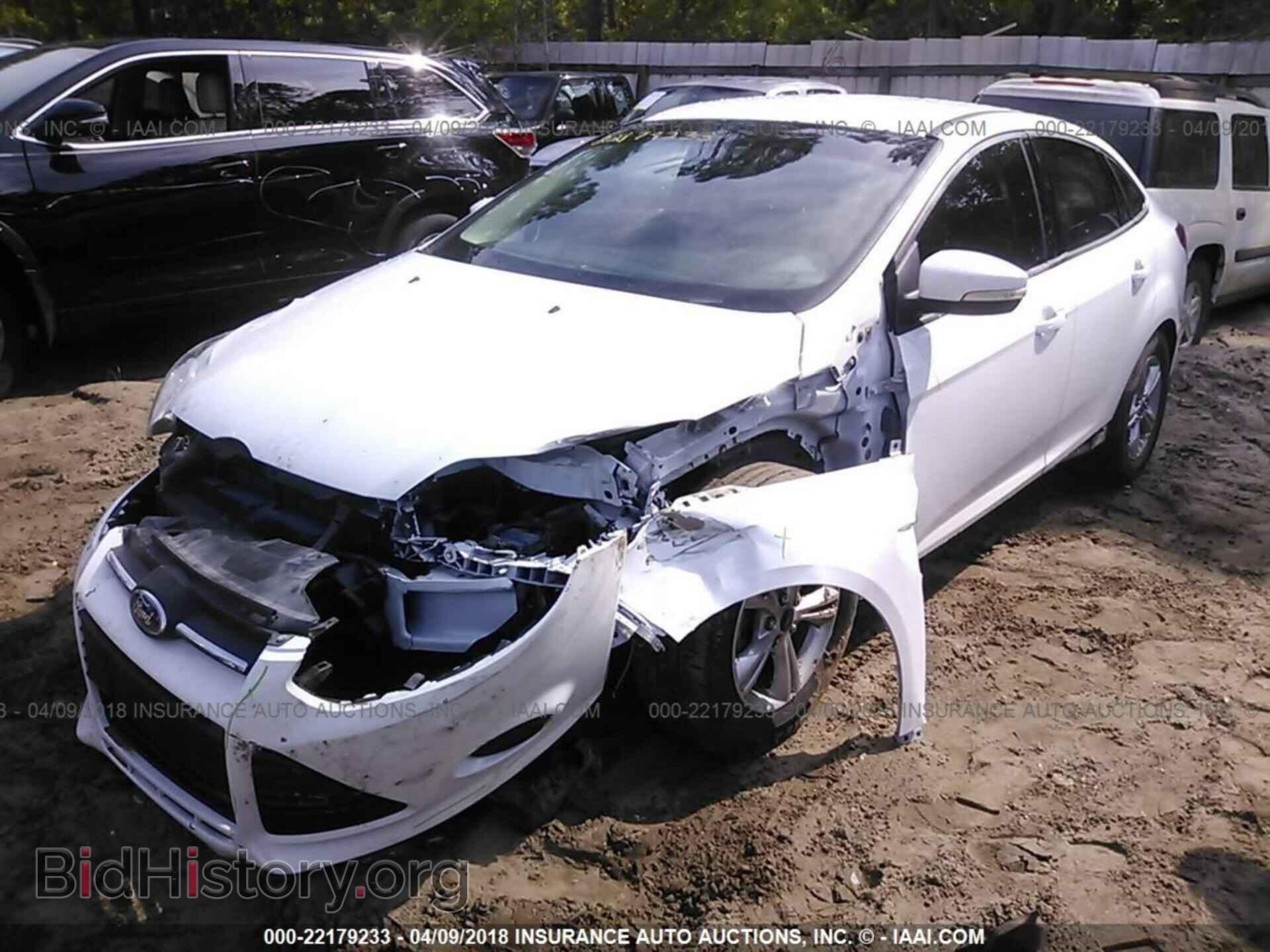 2013 Ford Focus - VIN: 1FADP3F2XDL175163 - Photo 2