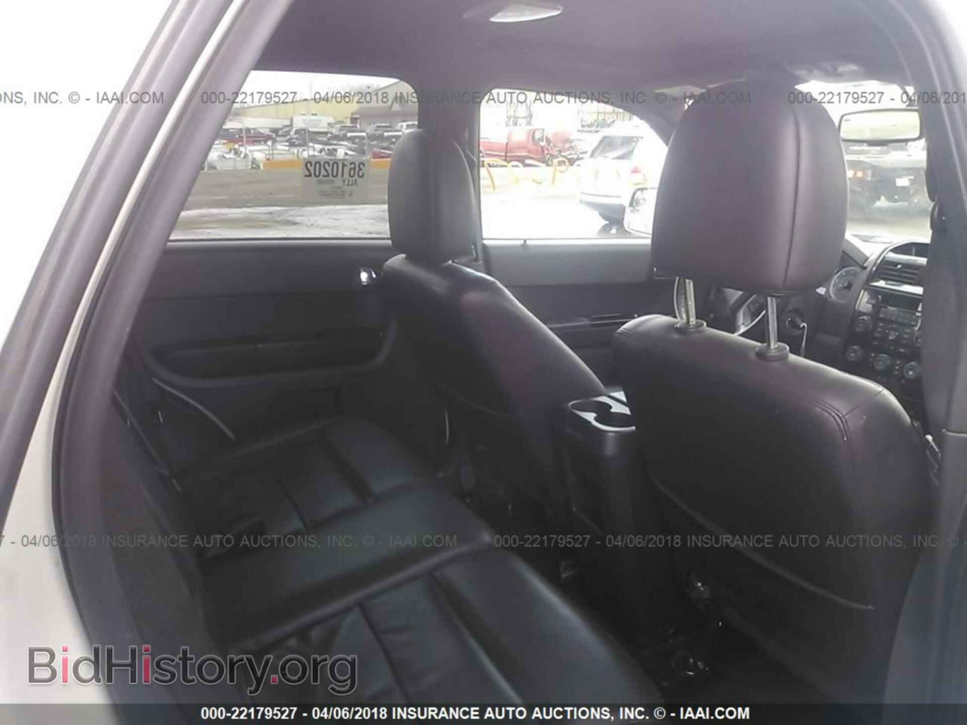 2011 Ford Escape - VIN: 1FMCU9EG7BKC66310 - Фото 8