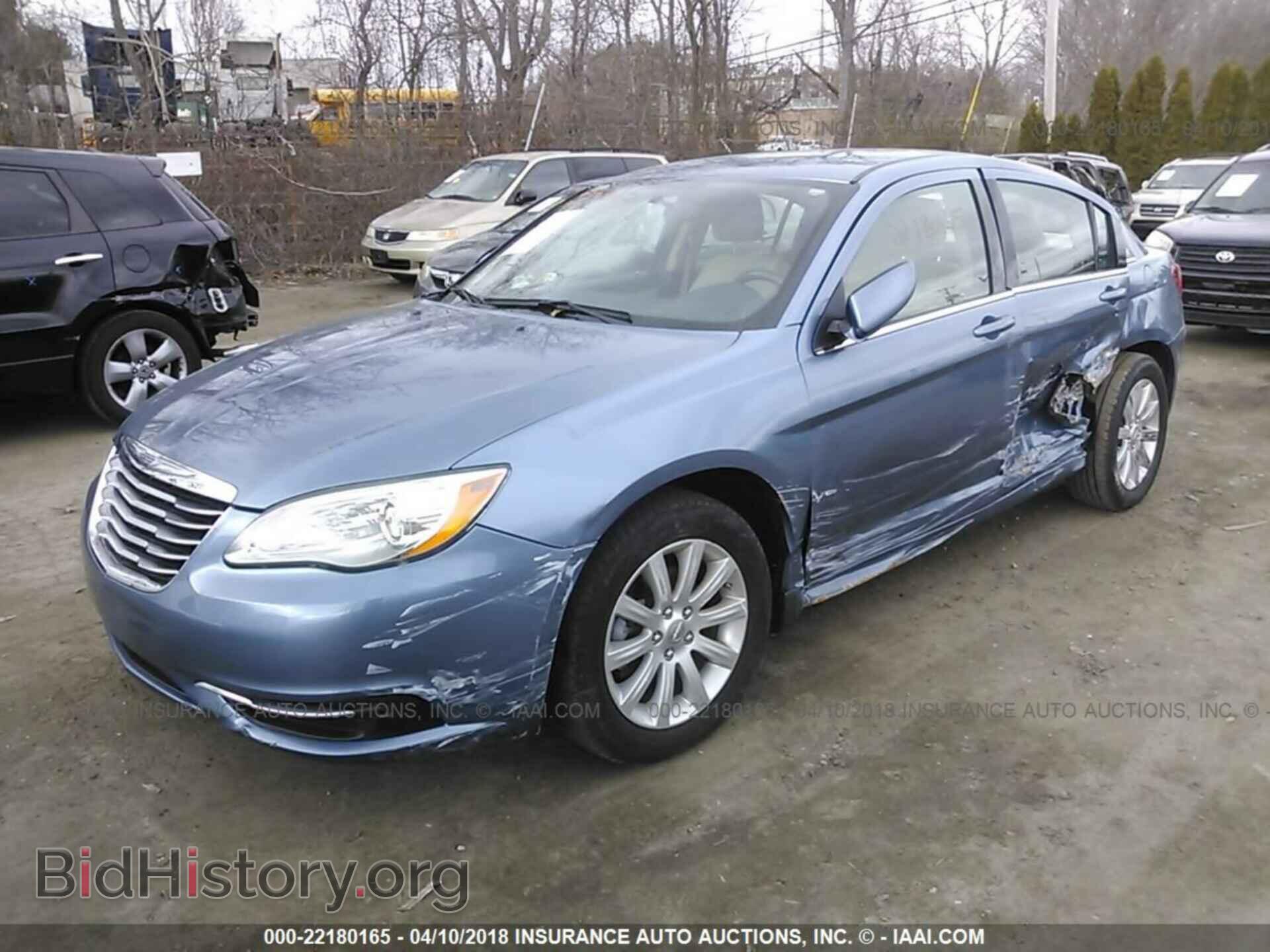 2011 Chrysler 200 - VIN: 1C3BC1FB5BN592908 - Photo 2