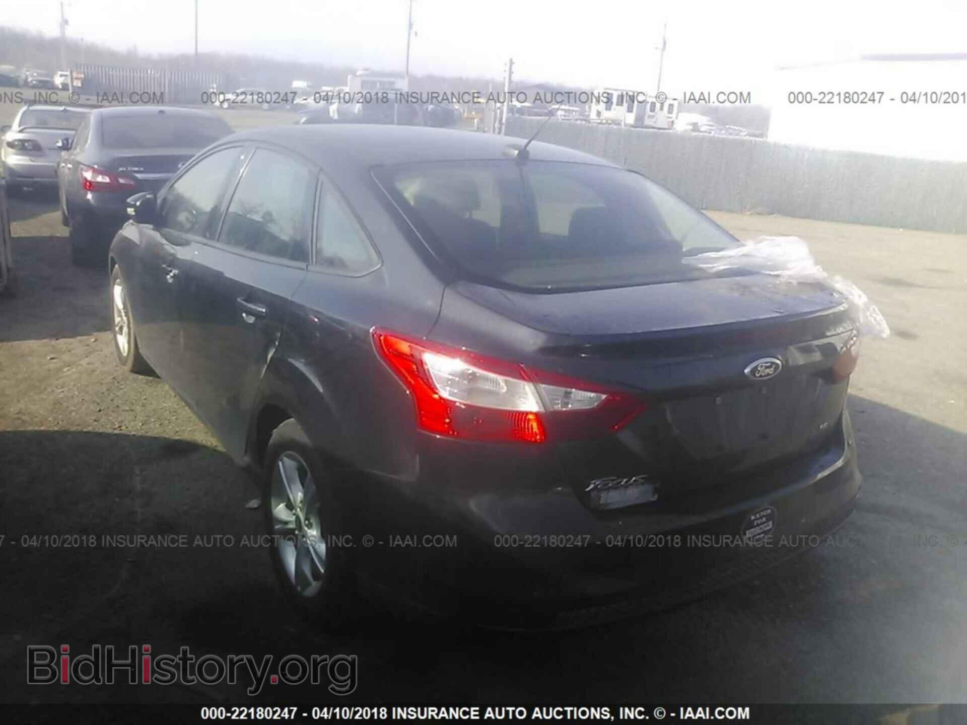 2014 Ford Focus - VIN: 1FADP3F27EL258082 - Фото 3