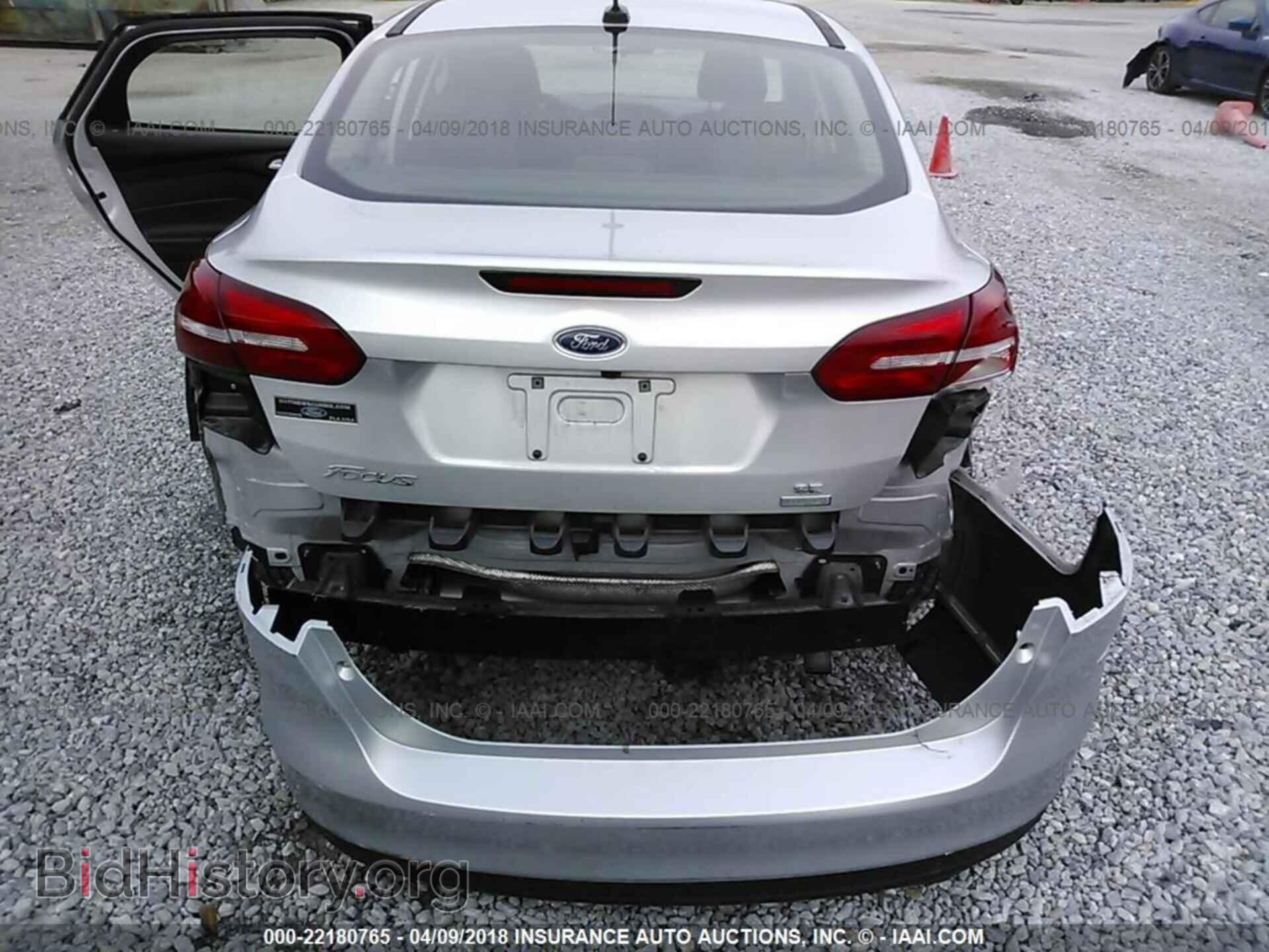 2017 Ford Focus - VIN: 1FADP3FE5HL242297 - Photo 6