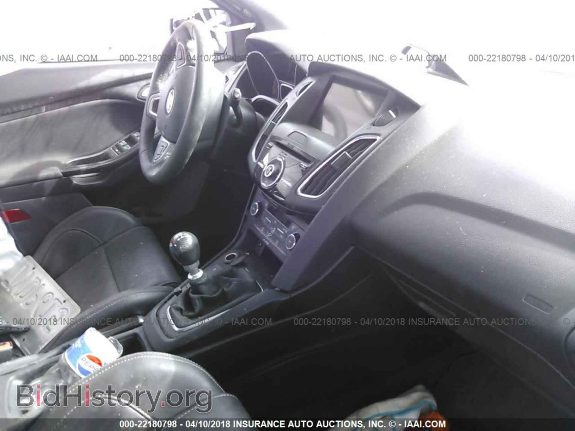 2017 Ford Focus - VIN: 1FADP3L96HL223460 - Photo 5