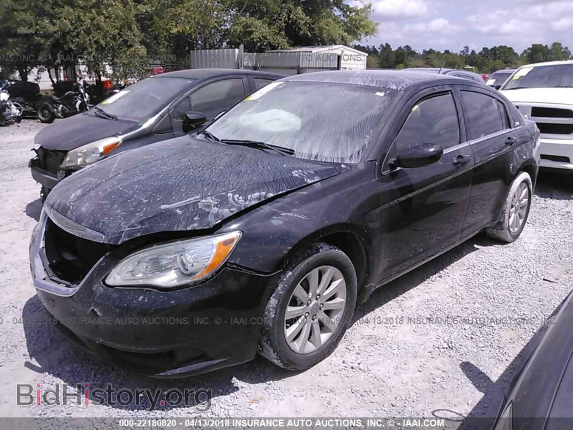 2013 Chrysler 200 - VIN: 1C3CCBBB9DN512674 - Photo 2