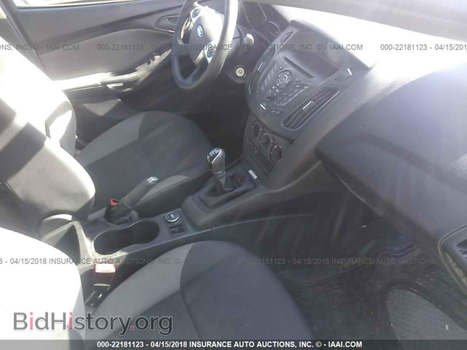 2014 Ford Focus - VIN: 1FADP3E20EL460263 - Photo 5