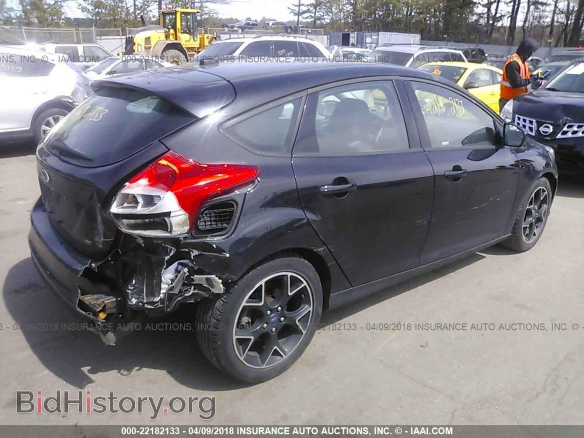 2012 Ford Focus - VIN: 1FAHP3K25CL399043 - Photo 4