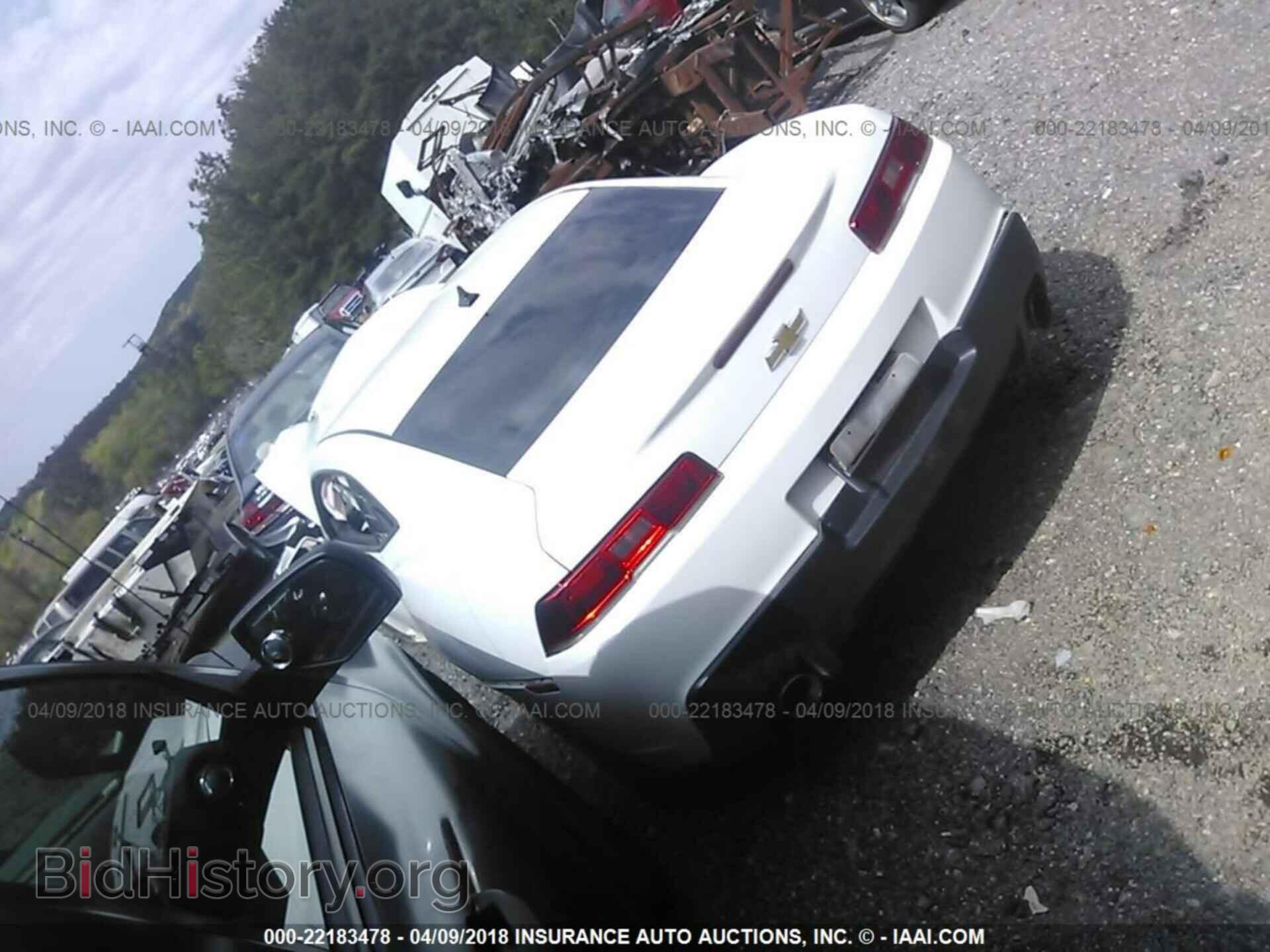 2015 Chevrolet Camaro - VIN: 2G1FB1E31F9311067 - Photo 3