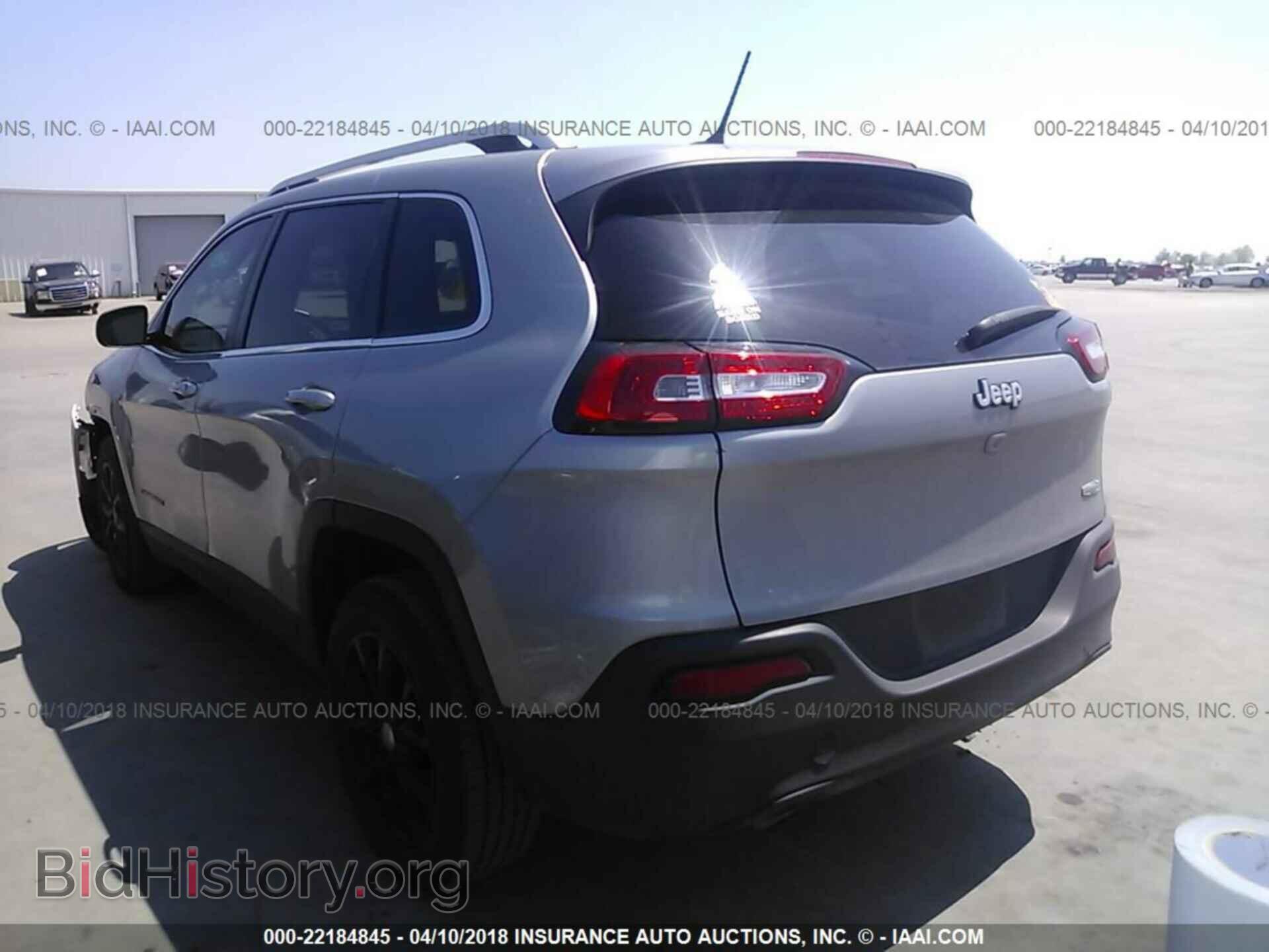 2015 Jeep Cherokee - VIN: 1C4PJLCB2FW601734 - Photo 3