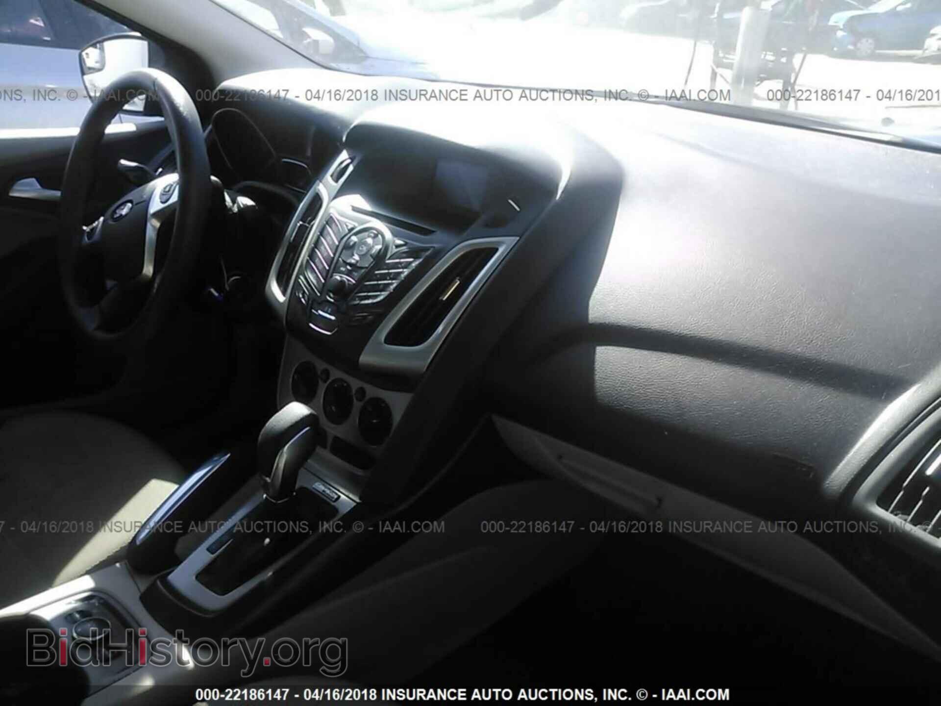 2014 Ford Focus - VIN: 1FADP3F21EL175702 - Photo 5