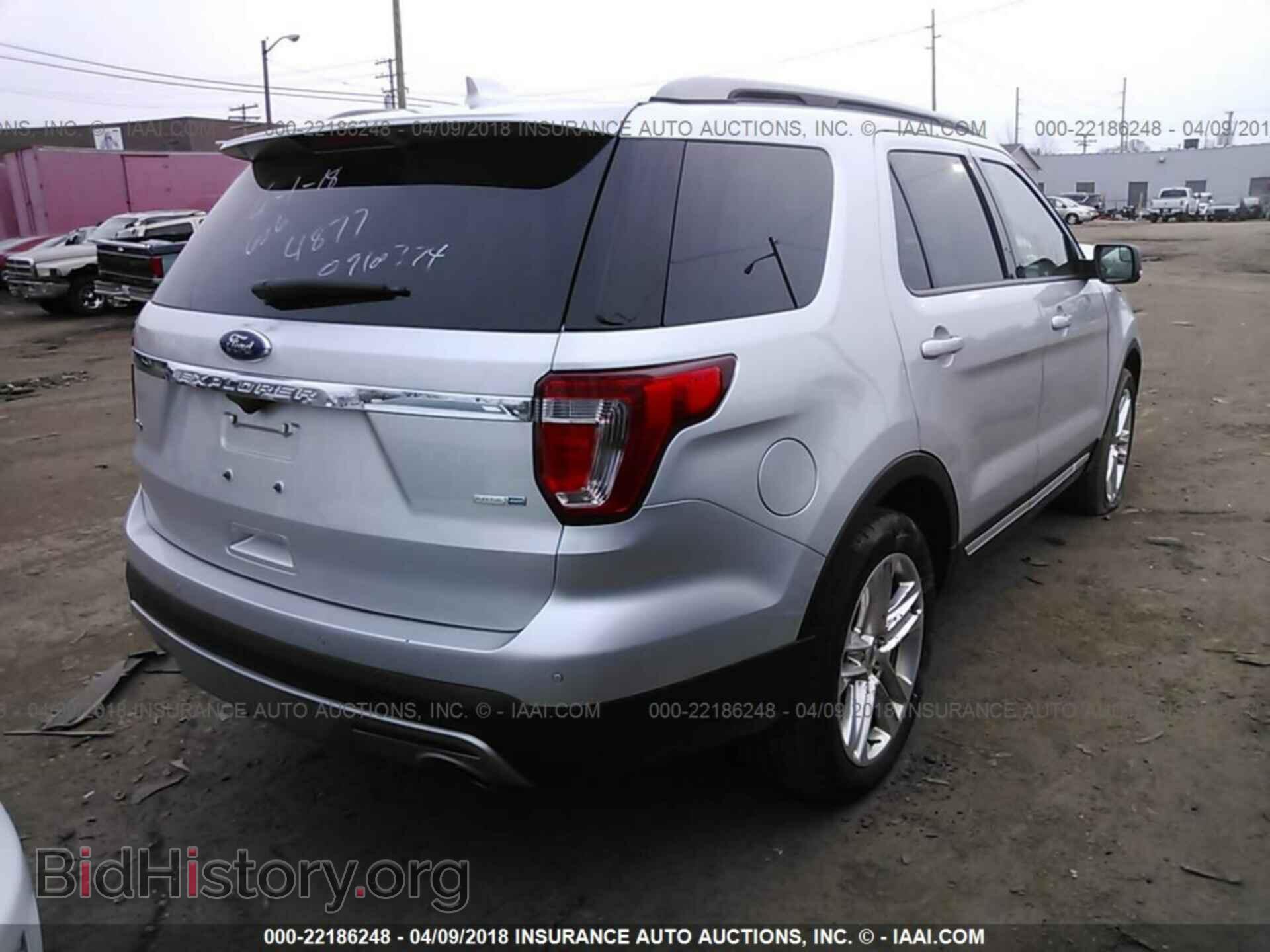2016 Ford Explorer - VIN: 1FM5K8D83GGD24877 - Photo 4
