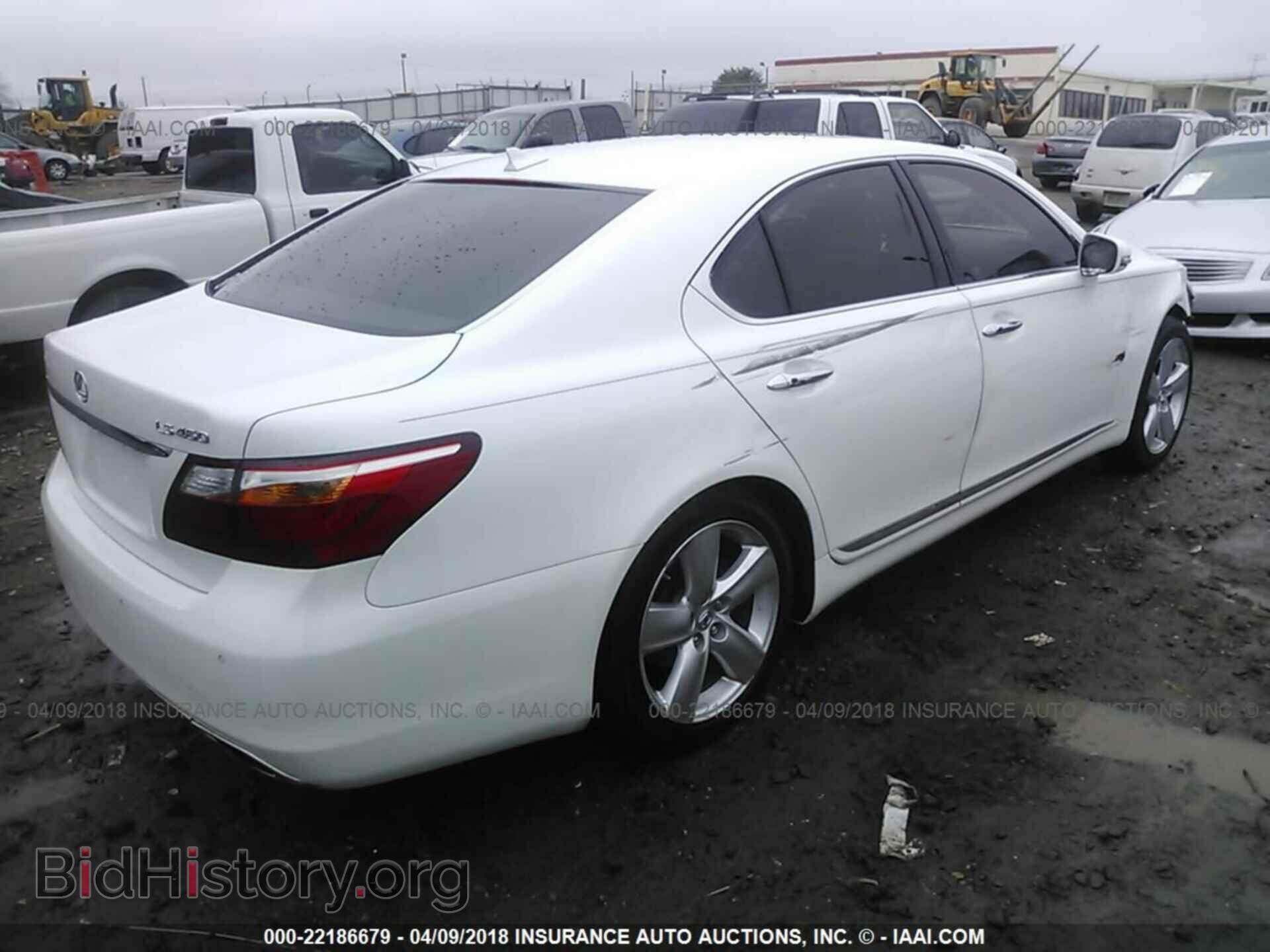 2011 Lexus Ls - VIN: JTHBL5EF6B5107570 - Photo 4
