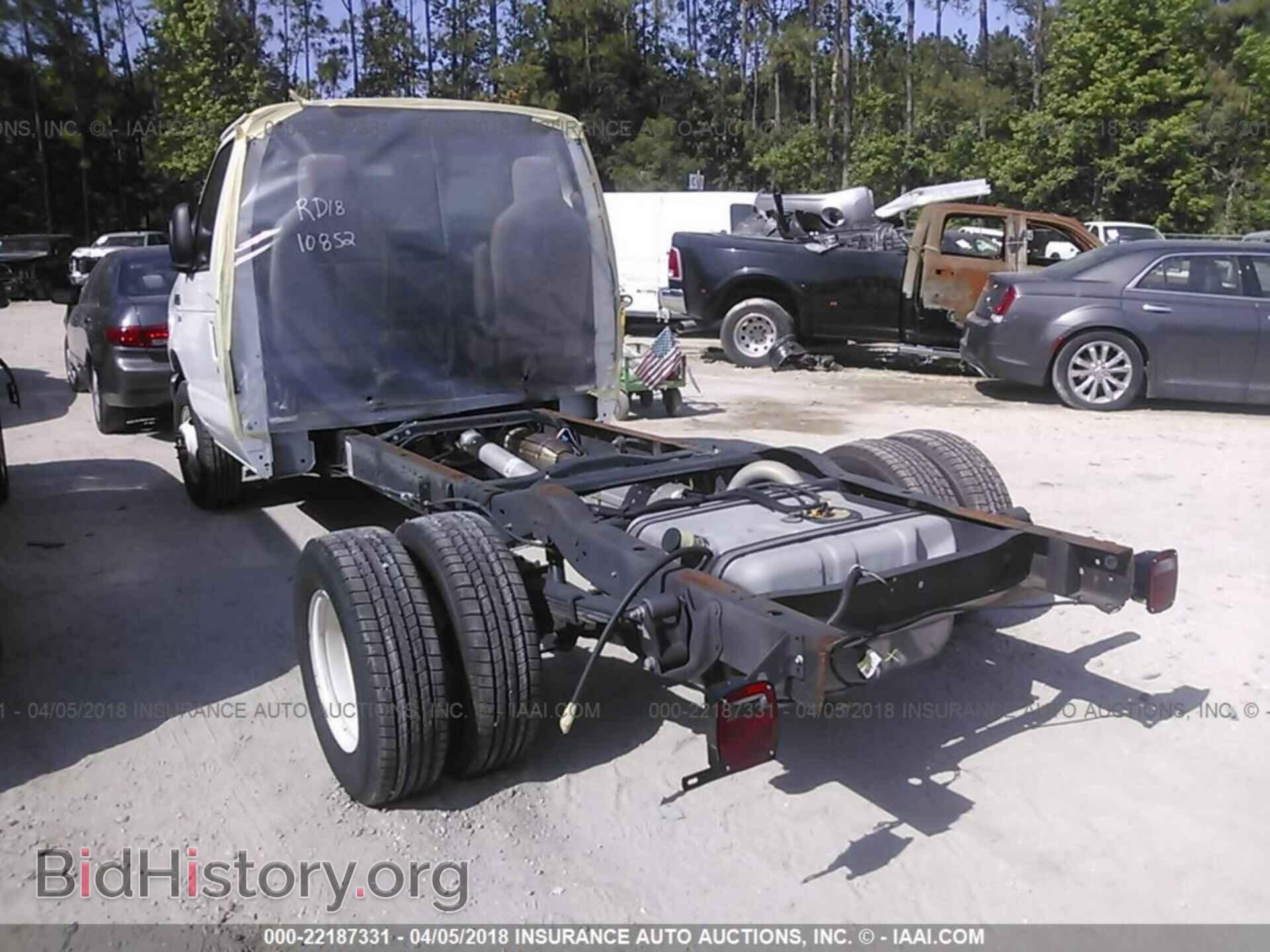 2012 Ford Econoline - VIN: 1FDWE3FL5CDB21629 - Фото 3
