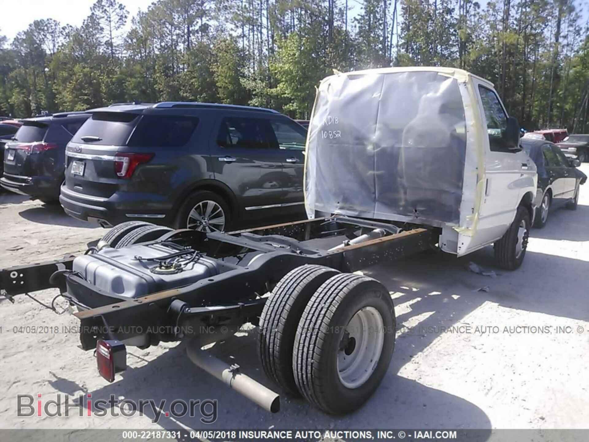 2012 Ford Econoline - VIN: 1FDWE3FL5CDB21629 - Фото 4