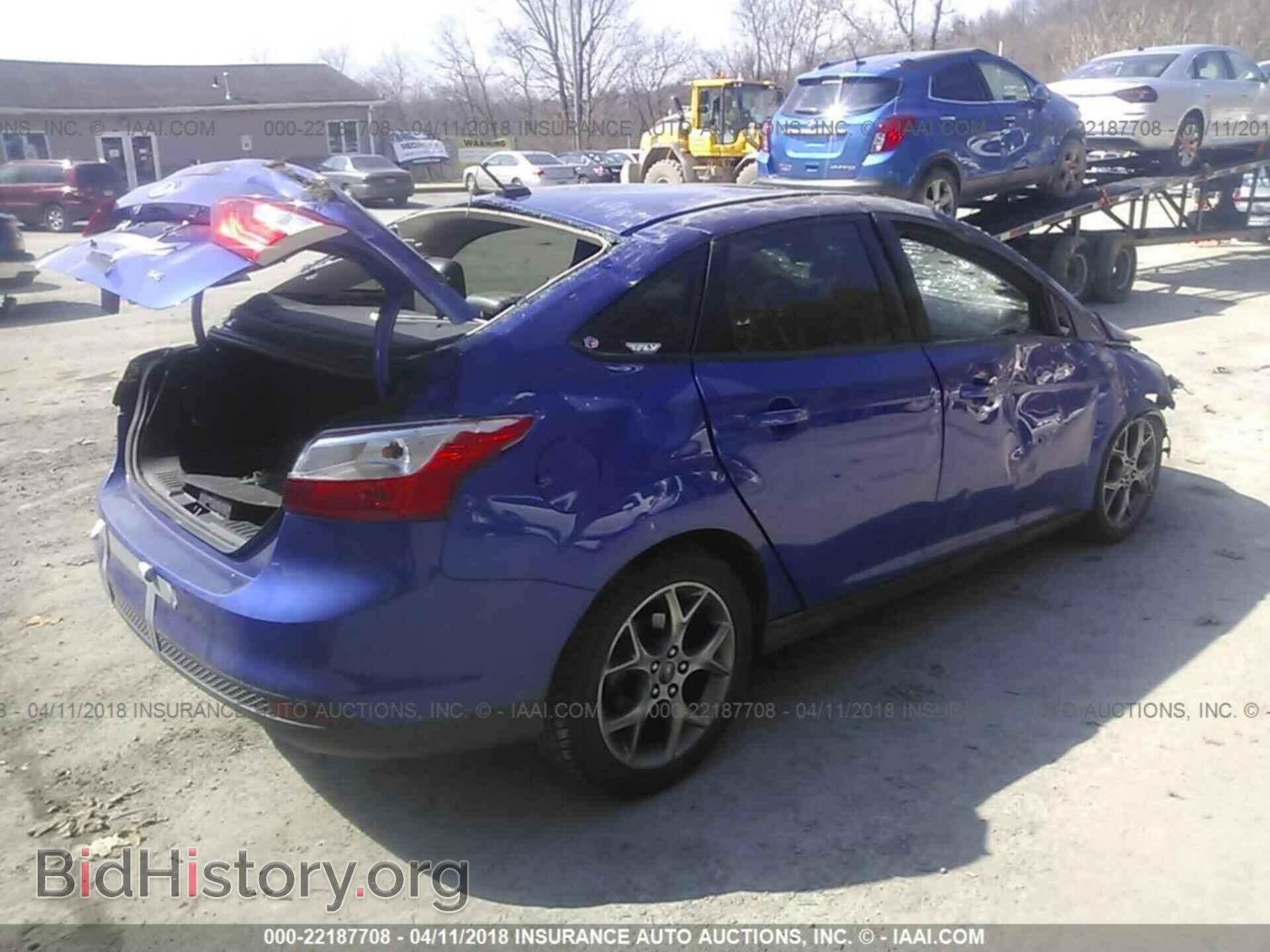 2013 Ford Focus - VIN: 1FADP3F22DL258229 - Photo 4