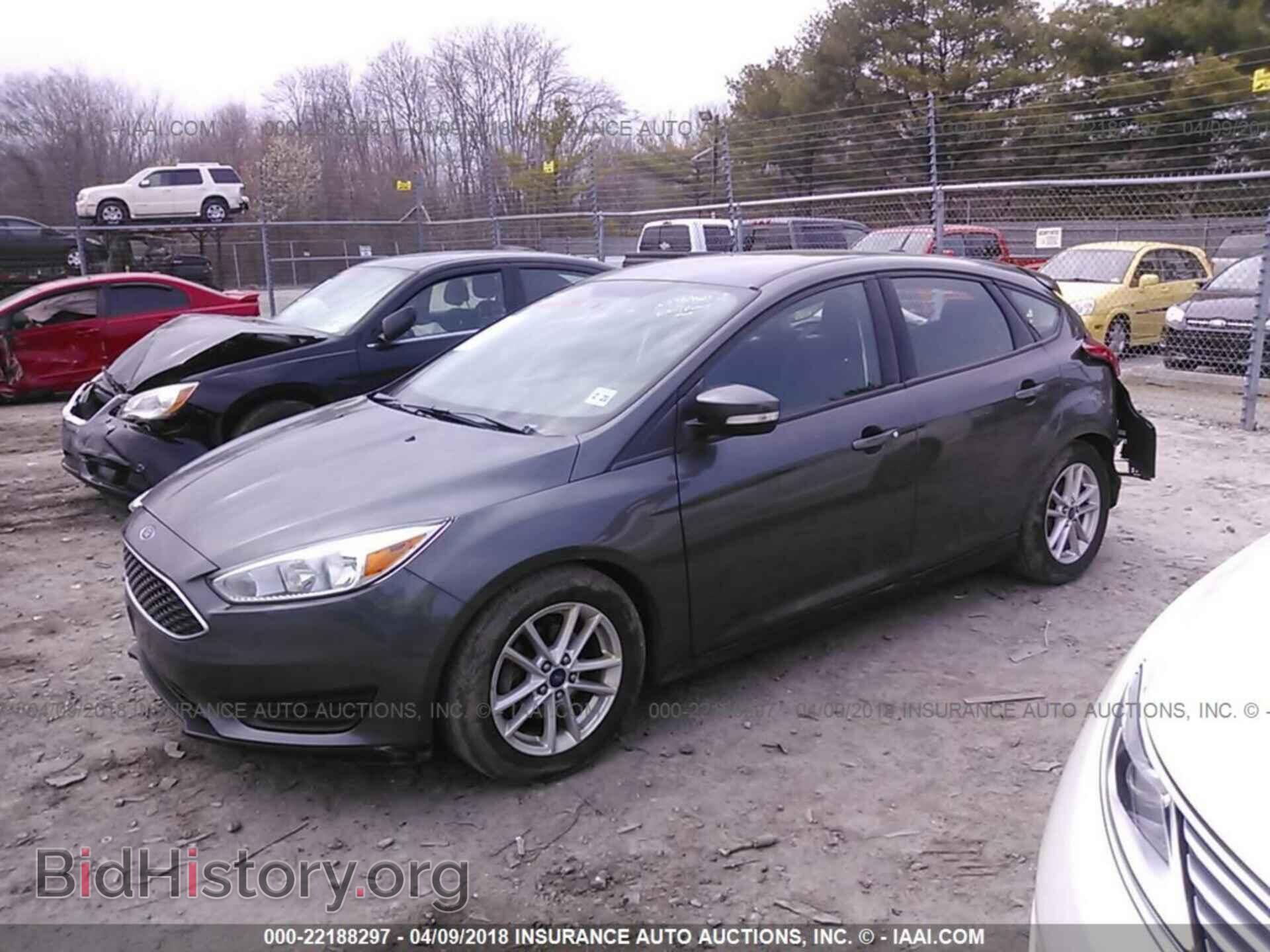 2016 Ford Focus - VIN: 1FADP3K26GL248653 - Photo 2