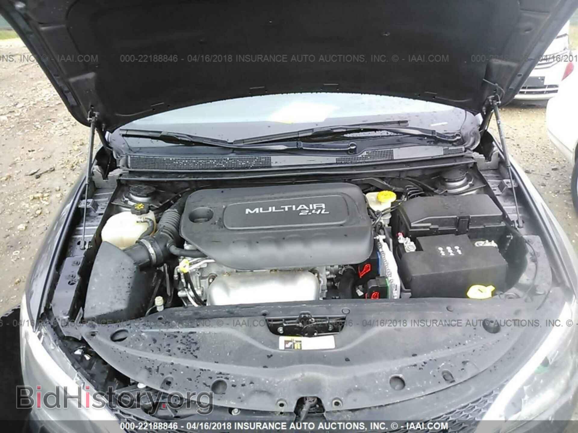 2016 Chrysler 200 - VIN: 1C3CCCABXGN117737 - Photo 10