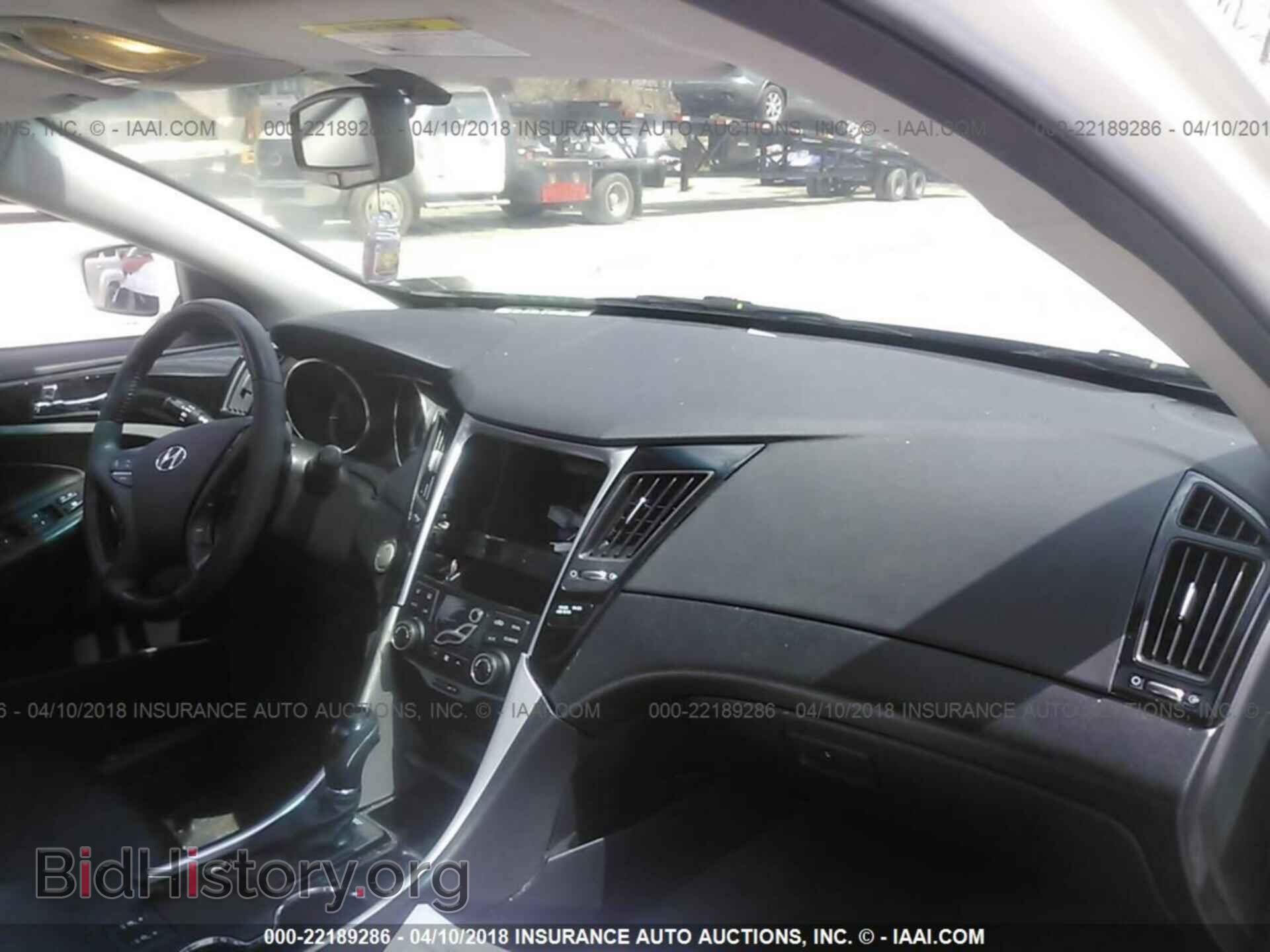 2012 Hyundai Sonata - VIN: 5NPEC4AC8CH327329 - Photo 5