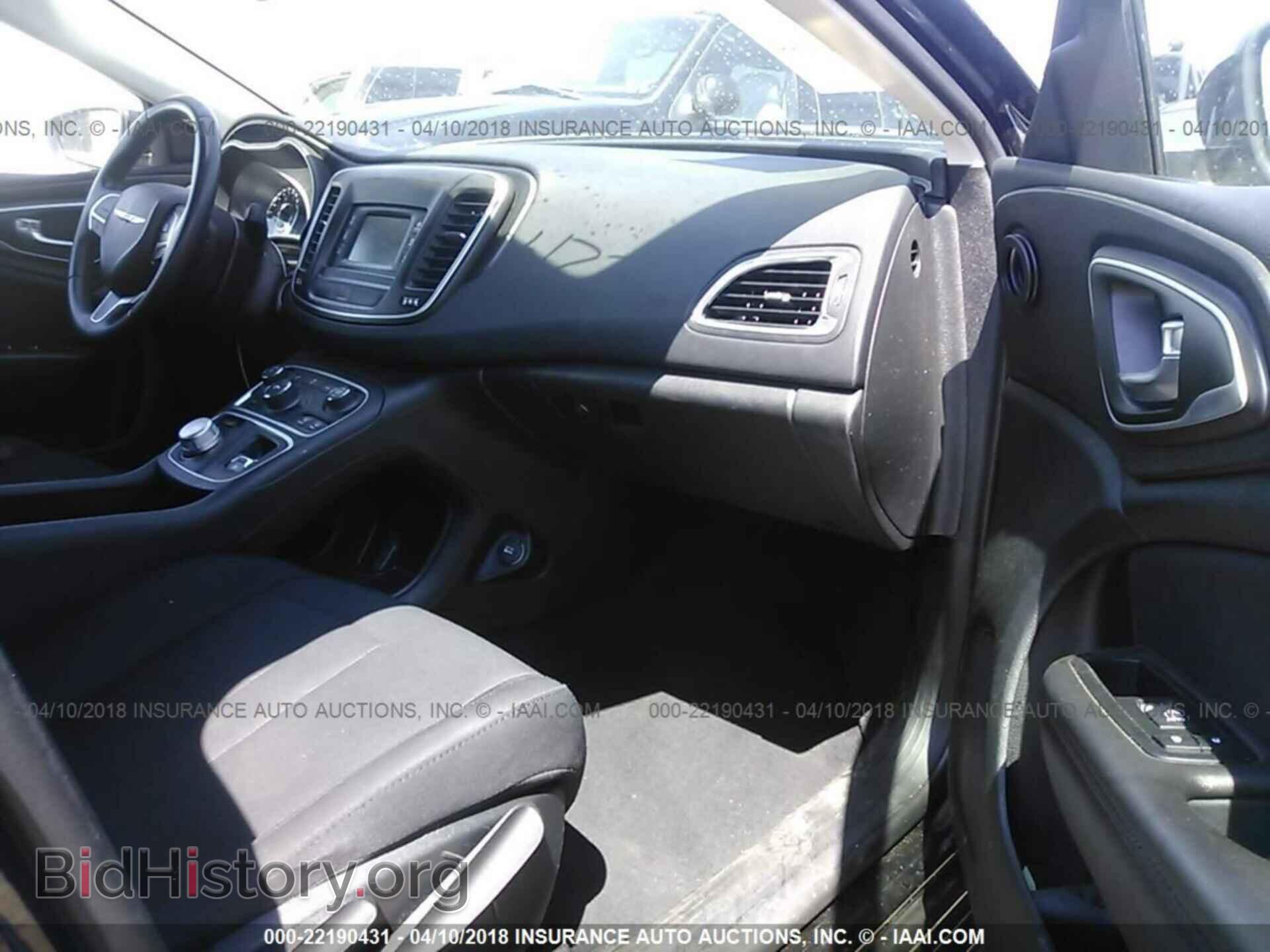 2015 Chrysler 200 - VIN: 1C3CCCAB4FN602390 - Photo 5