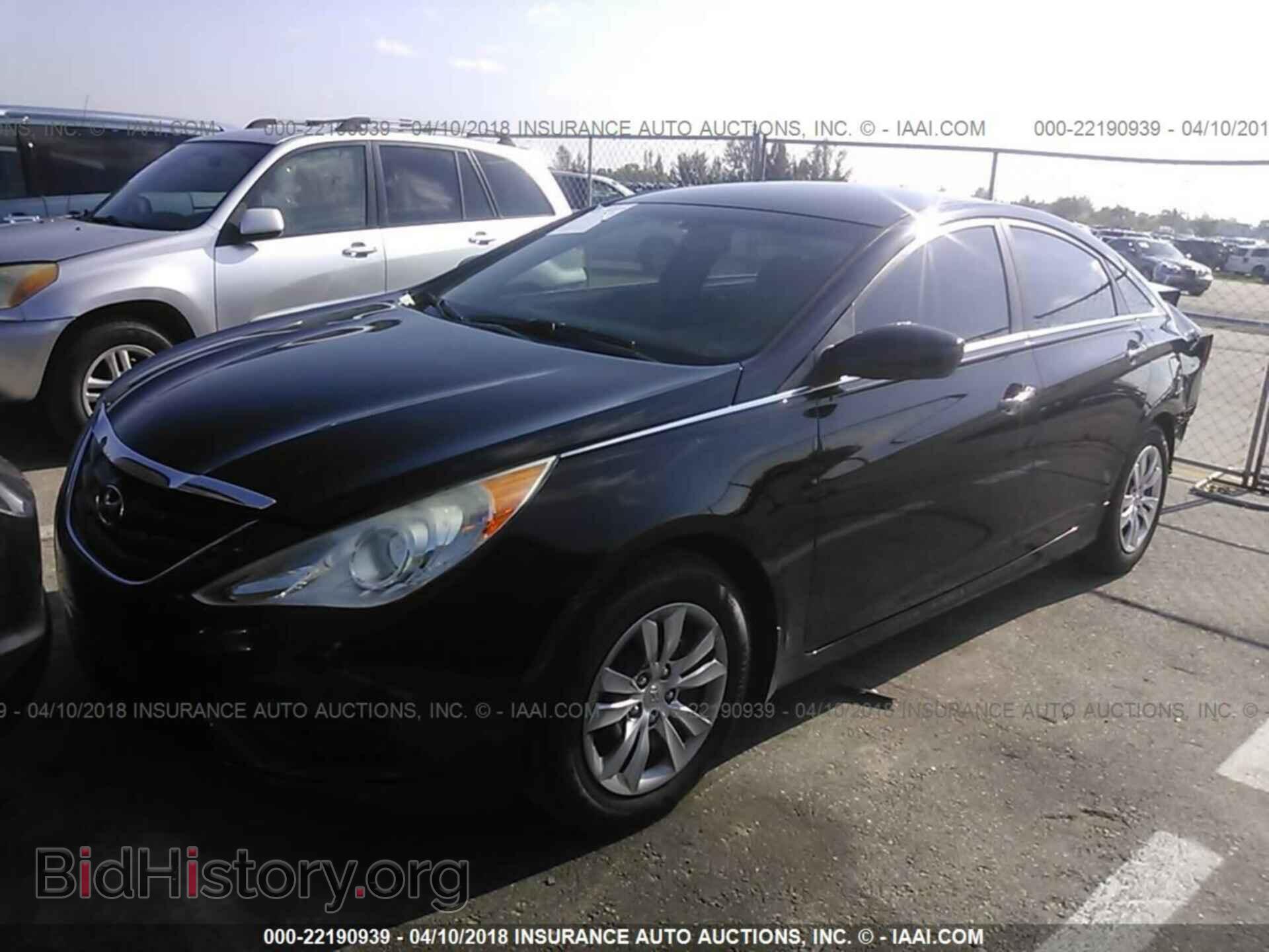 2012 Hyundai Sonata - VIN: 5NPEB4AC5CH320826 - Фото 2