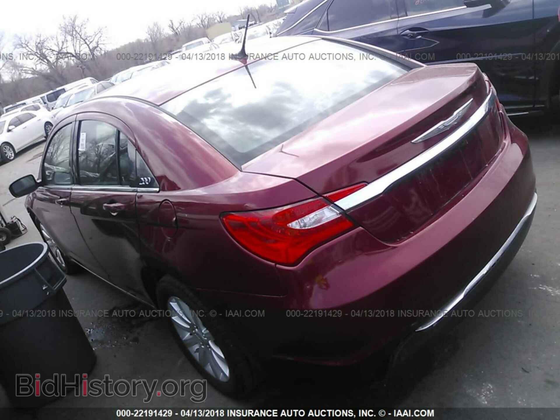 2013 Chrysler 200 - VIN: 1C3CCBBB4DN695949 - Фото 3